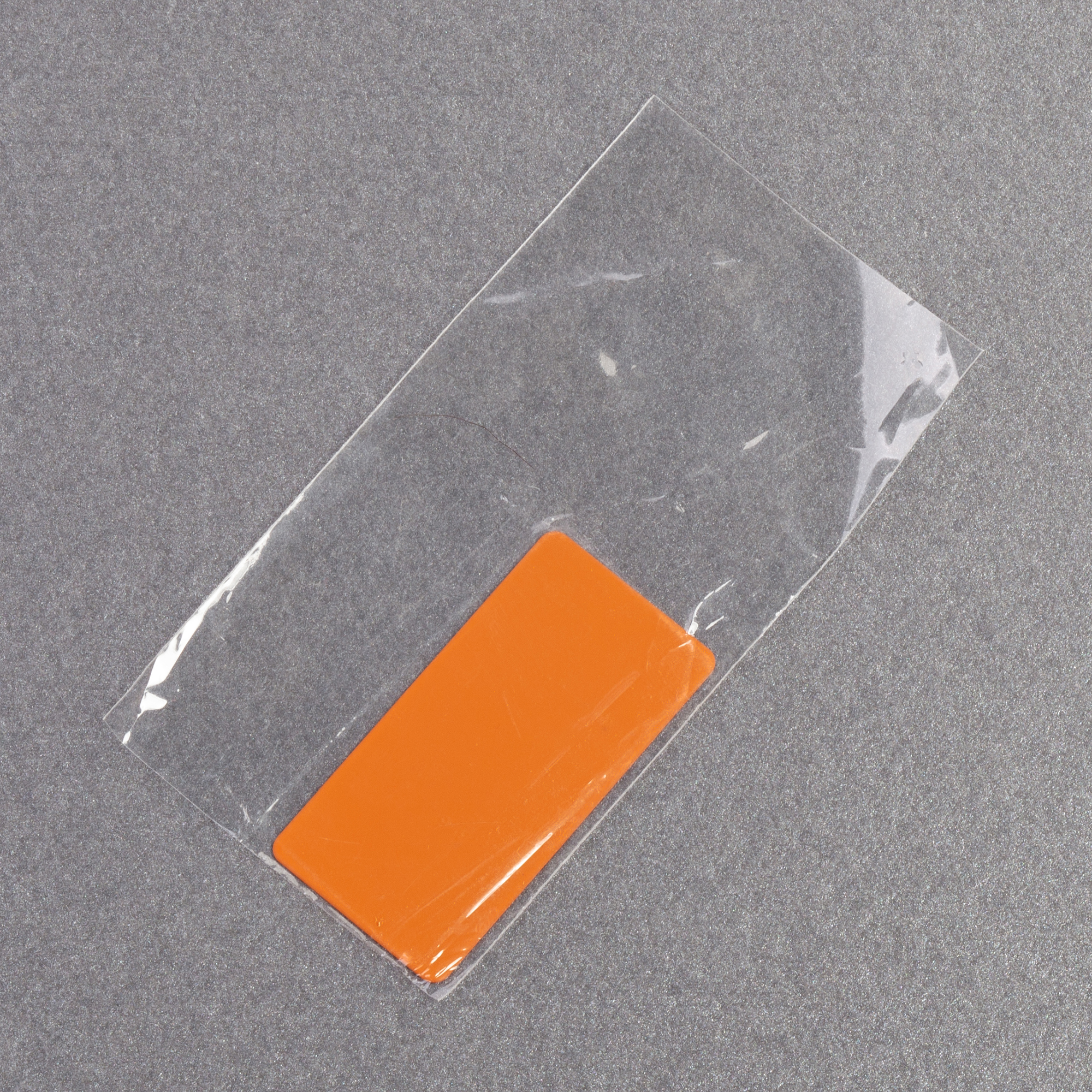 Шильд металлический, покрытие soft touch, подложка хром-1