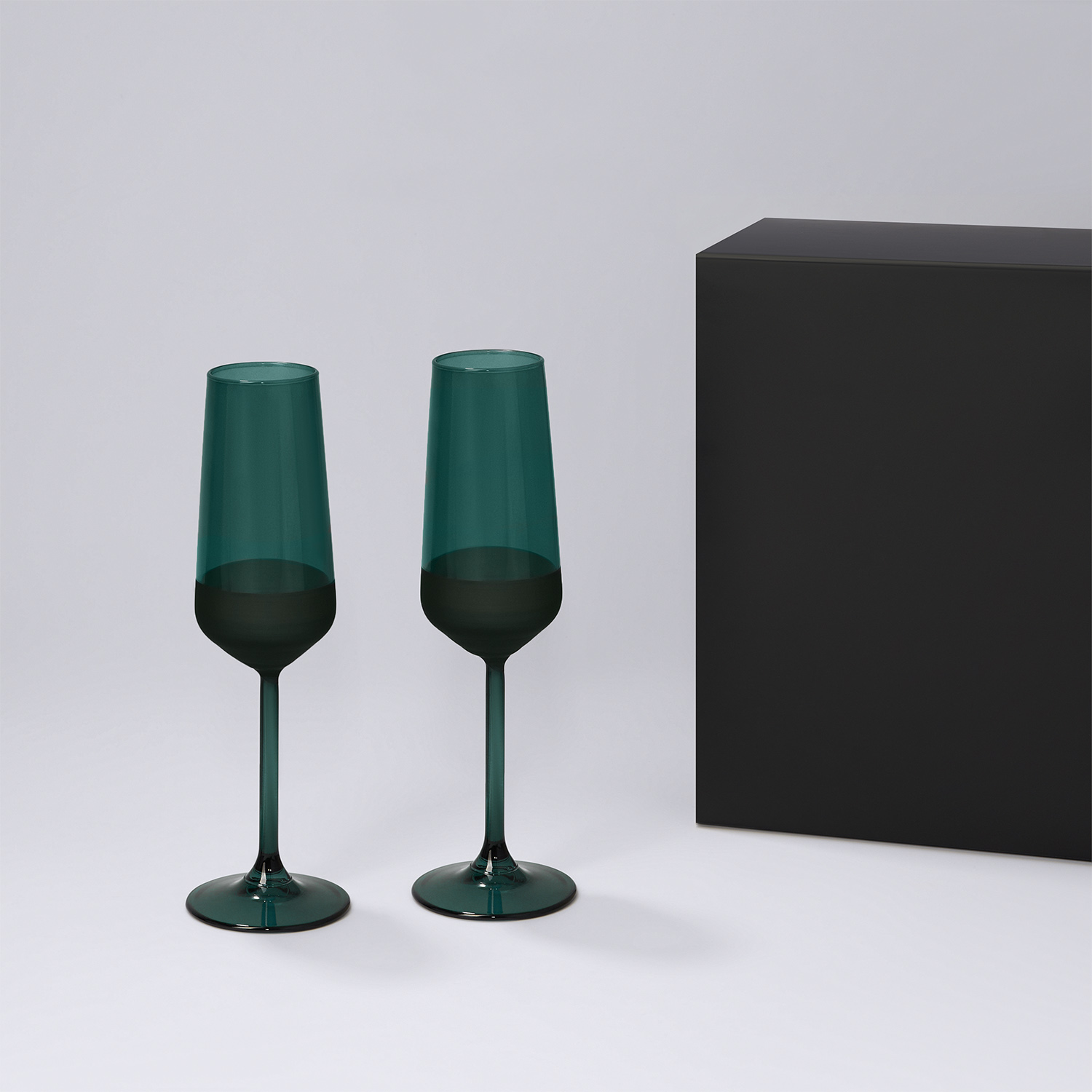Подарочный набор 2 бокала для шампанского Эмеральд (Emerald) в черной коробке-0