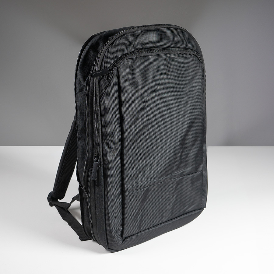 Расширяющийся  водостойкий рюкзак "Slim", чёрный, 45х30х6 см, ткань верха: 100% полиэстер 1680 D, черный-11