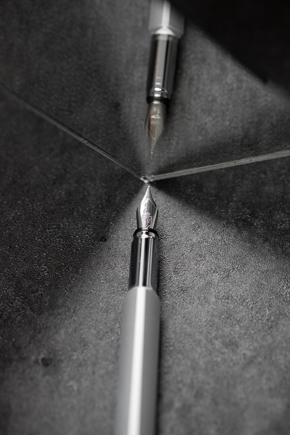 Перьевая ручка PININFARINA PF One SILVER-15