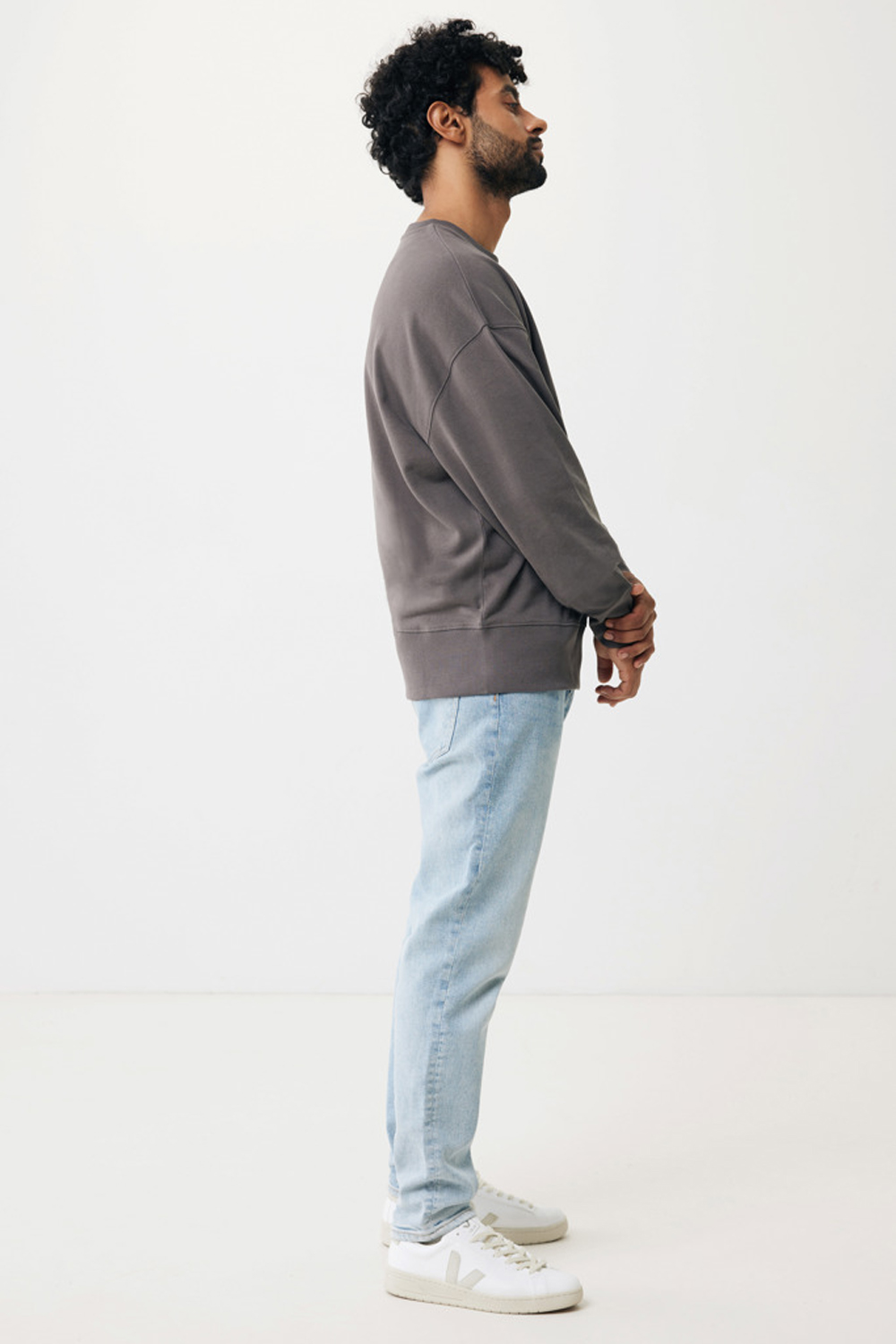 Свитшот Iqoniq Kruger из переработанного хлопка, свободный крой, унисекс, 340 г/м²-5