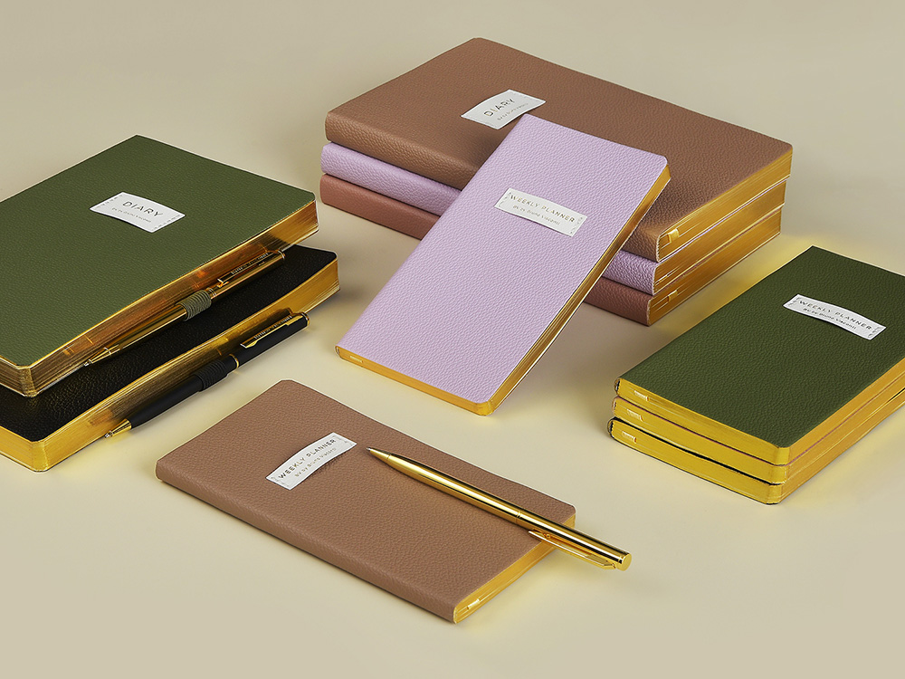 Еженедельник недатированный А6 Total beige с нашивкой, бежевый-7