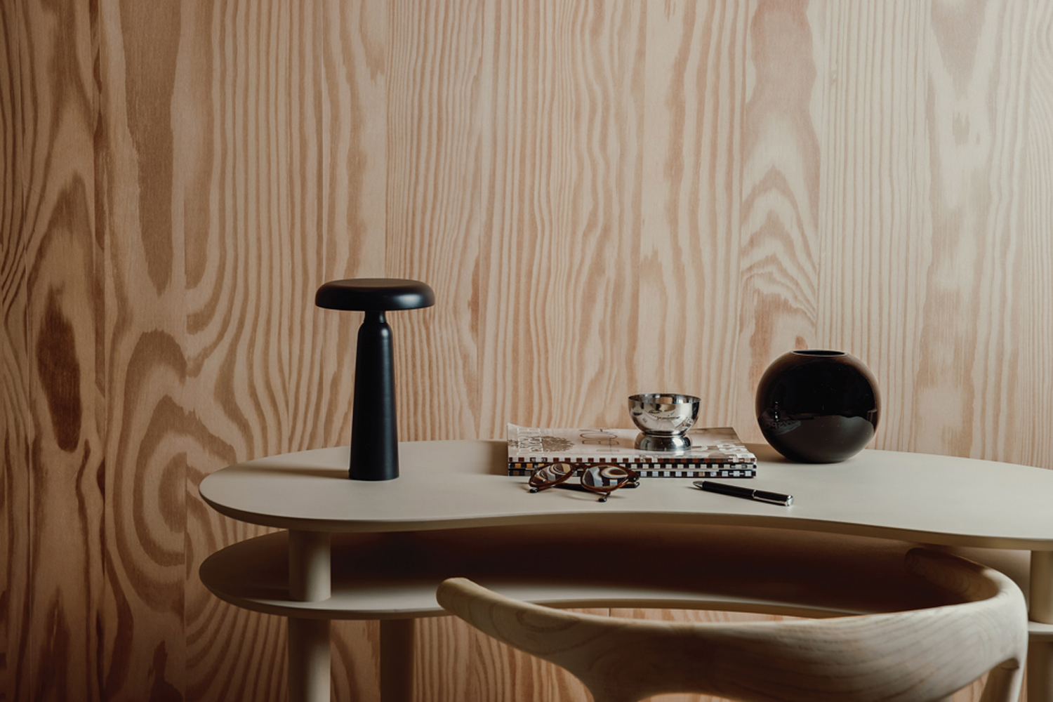 Настольная лампа VINGA Avery RCS-5