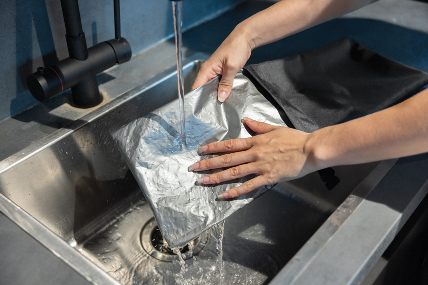 Сумка-холодильник Snackstrap из rPET AWARE™, 30x20 см-7