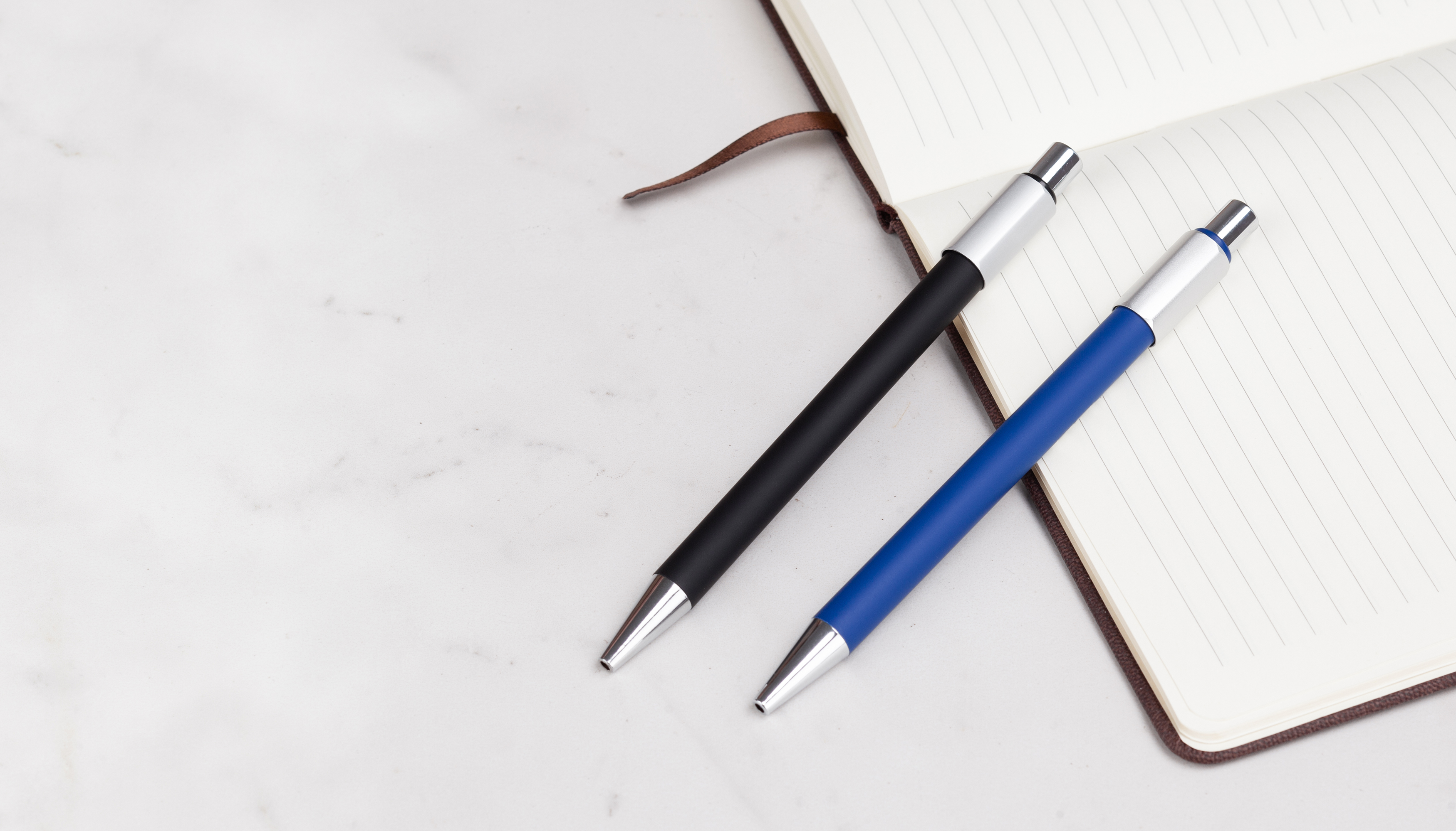 Ручка шариковая "Spin" с 6ти-гранным спиннером, покрытие soft touch-4