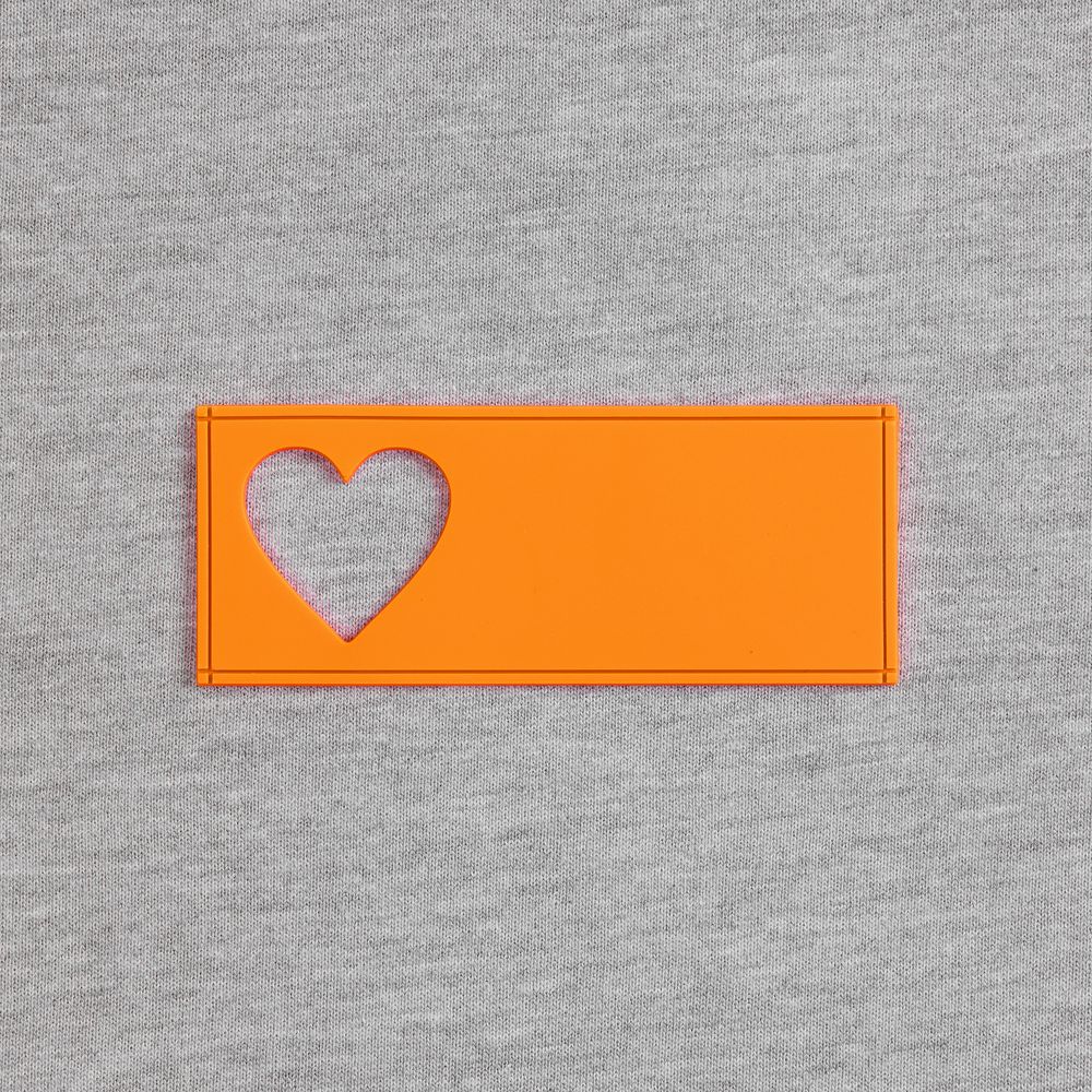 Лейбл из ПВХ с вырубкой «Сердце», оранжевый неон-1