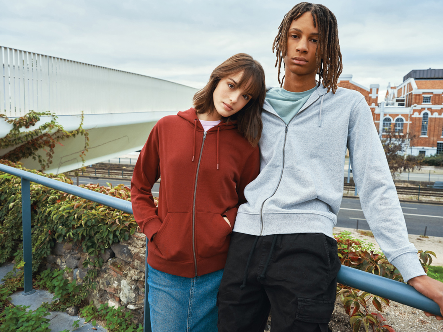 Худи на молнии Iqoniq Abisko из переработанного хлопка, унисекс, 340 г/м²-17