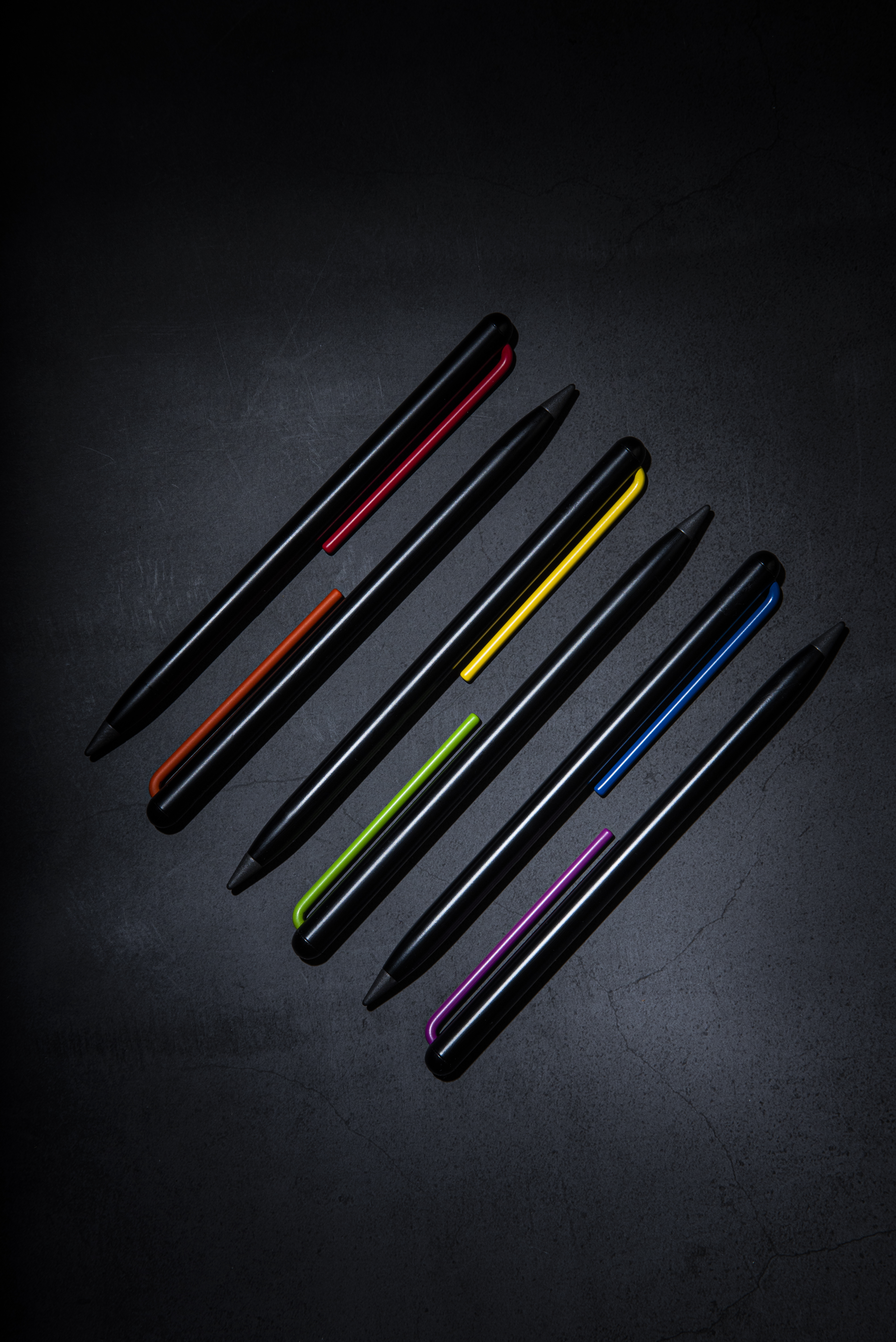 Карандаш Pininfarina GrafeeX с зеленым клипом в чехле из переработанной кожи-7