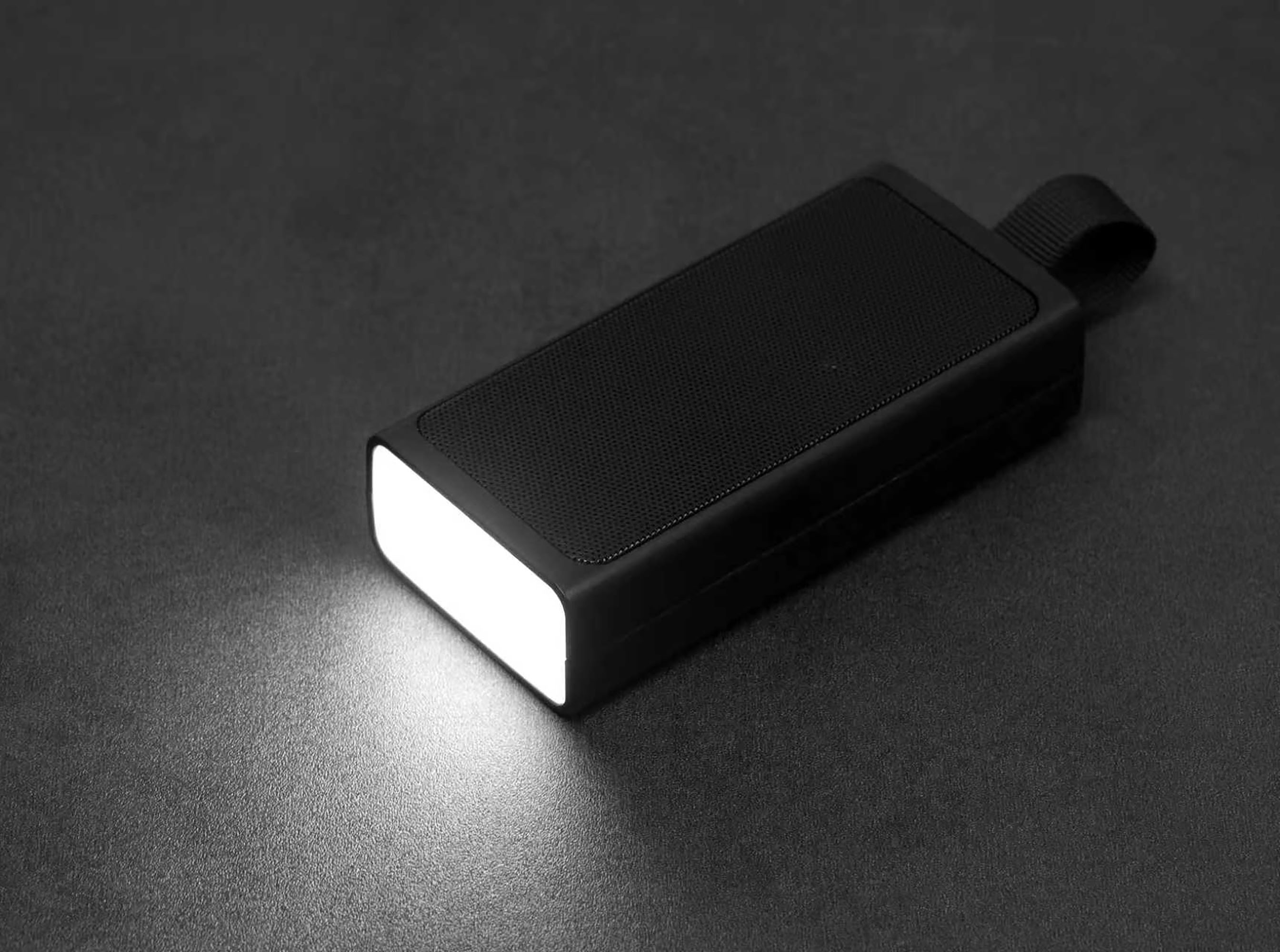 Bluetooth колонка "Vibe" 5Вт с фонариком и магнитным креплением-1