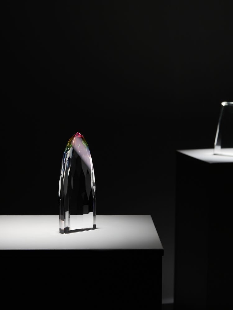 Стела Gleampeak-3