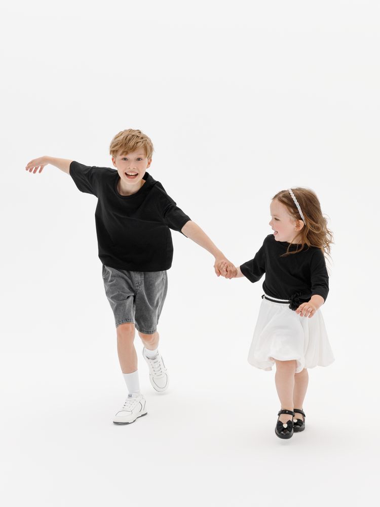 Футболка детская оверсайз Teezer, черная-6