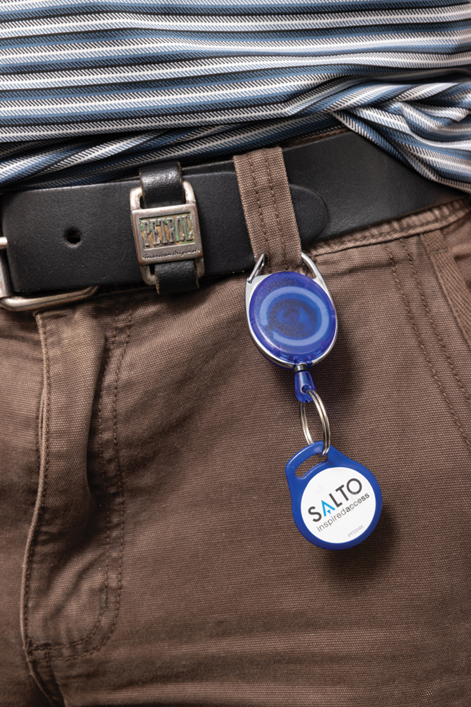 Брелок из цинка и переработанного пластика с зажимом RCS-6