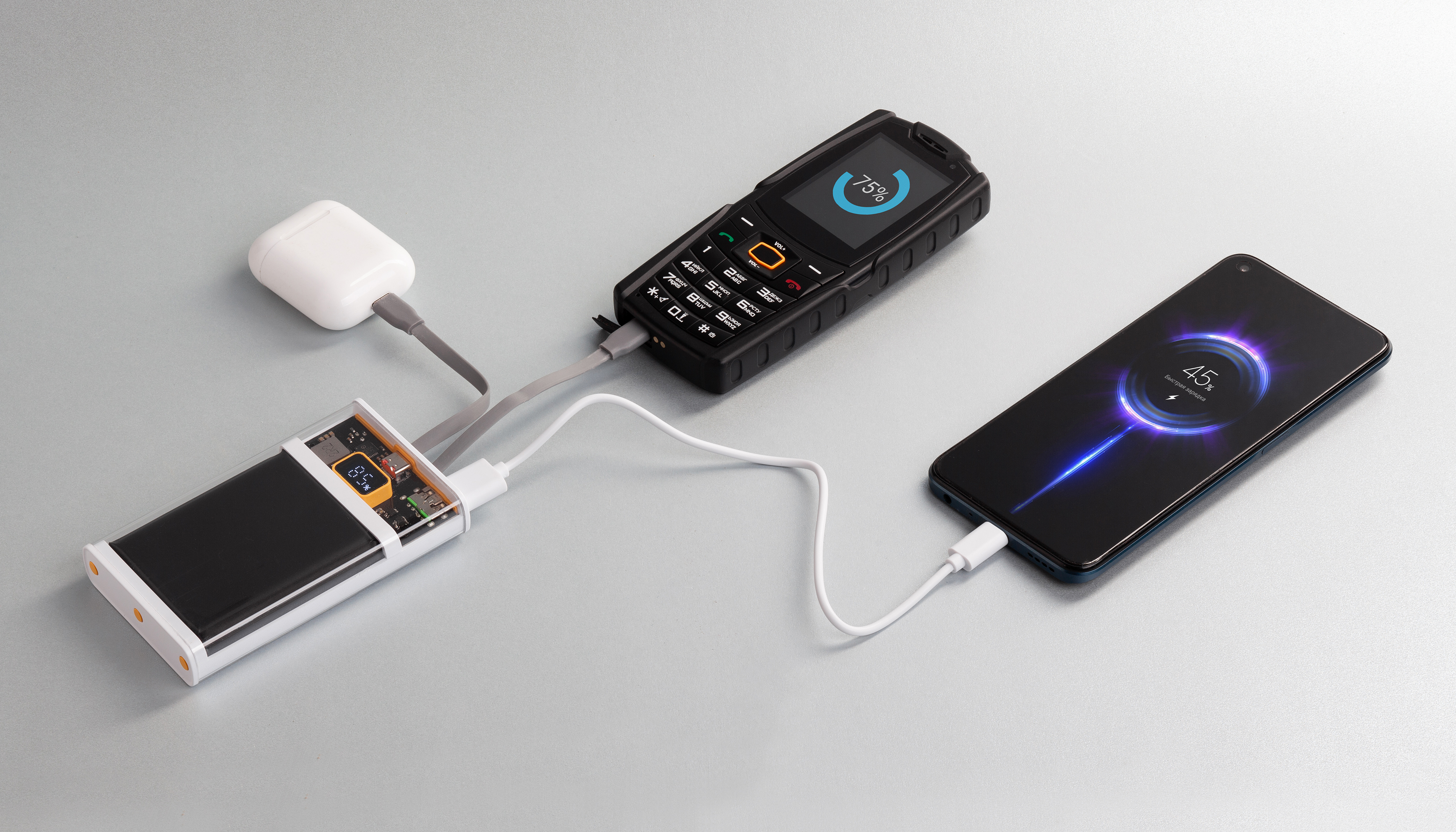 Зарядное (22.5W) устройство "Link" 10000 mAh с прозрачным корпусом, цифровым индикатором заряда и встроенными Type-C/Lightning кабелями-3