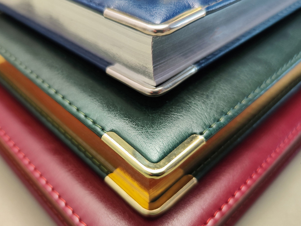 Ежедневник А5 полудатированный Boss, бордовый-17