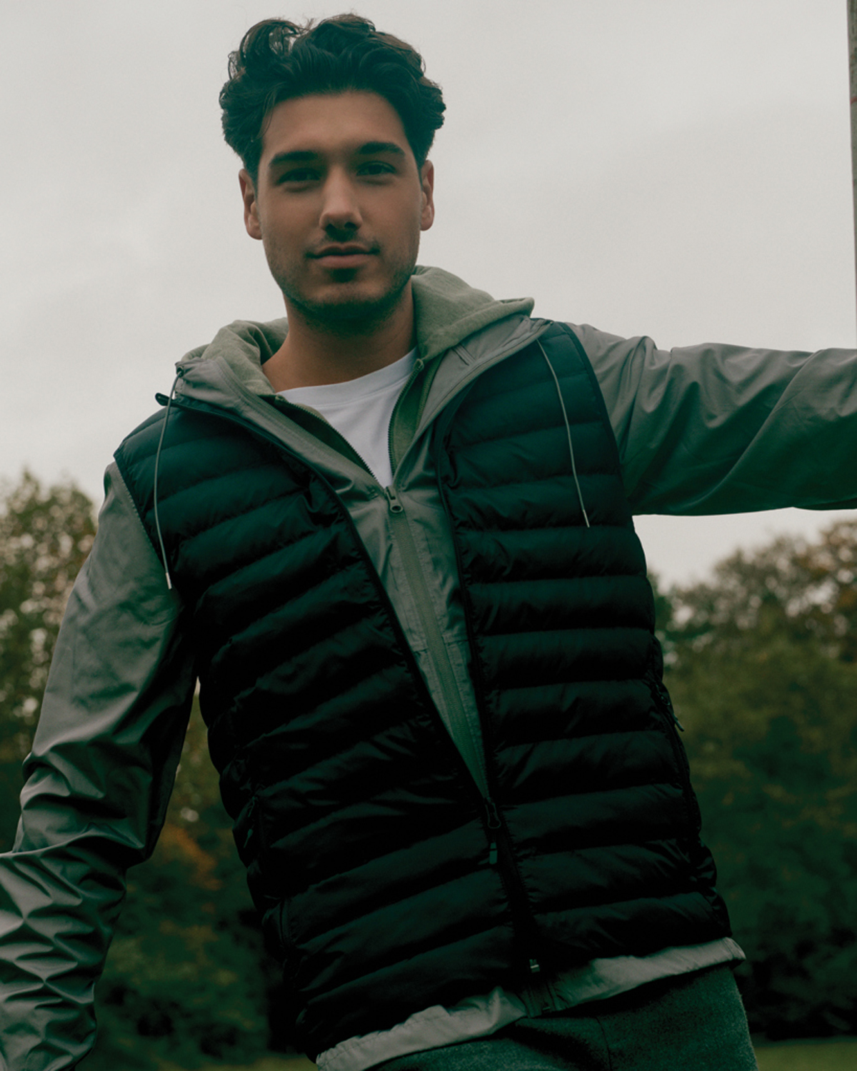 Ветровка Iqoniq Logan из переработанного полиэстера AWARE™, унисекс, 70 г/м²-10