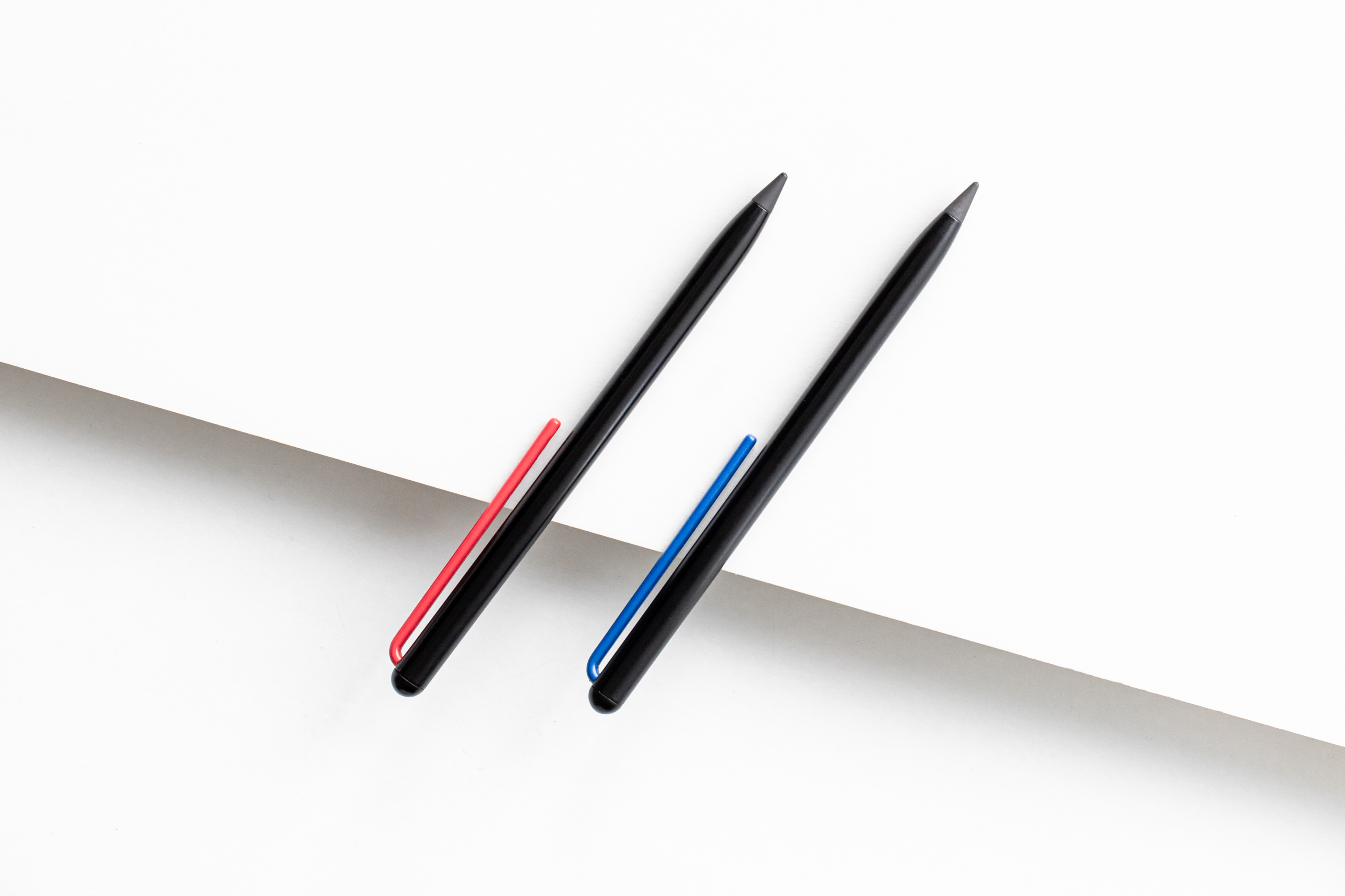 Карандаш Pininfarina GrafeeX с синим клипом в чехле из переработанной кожи-11