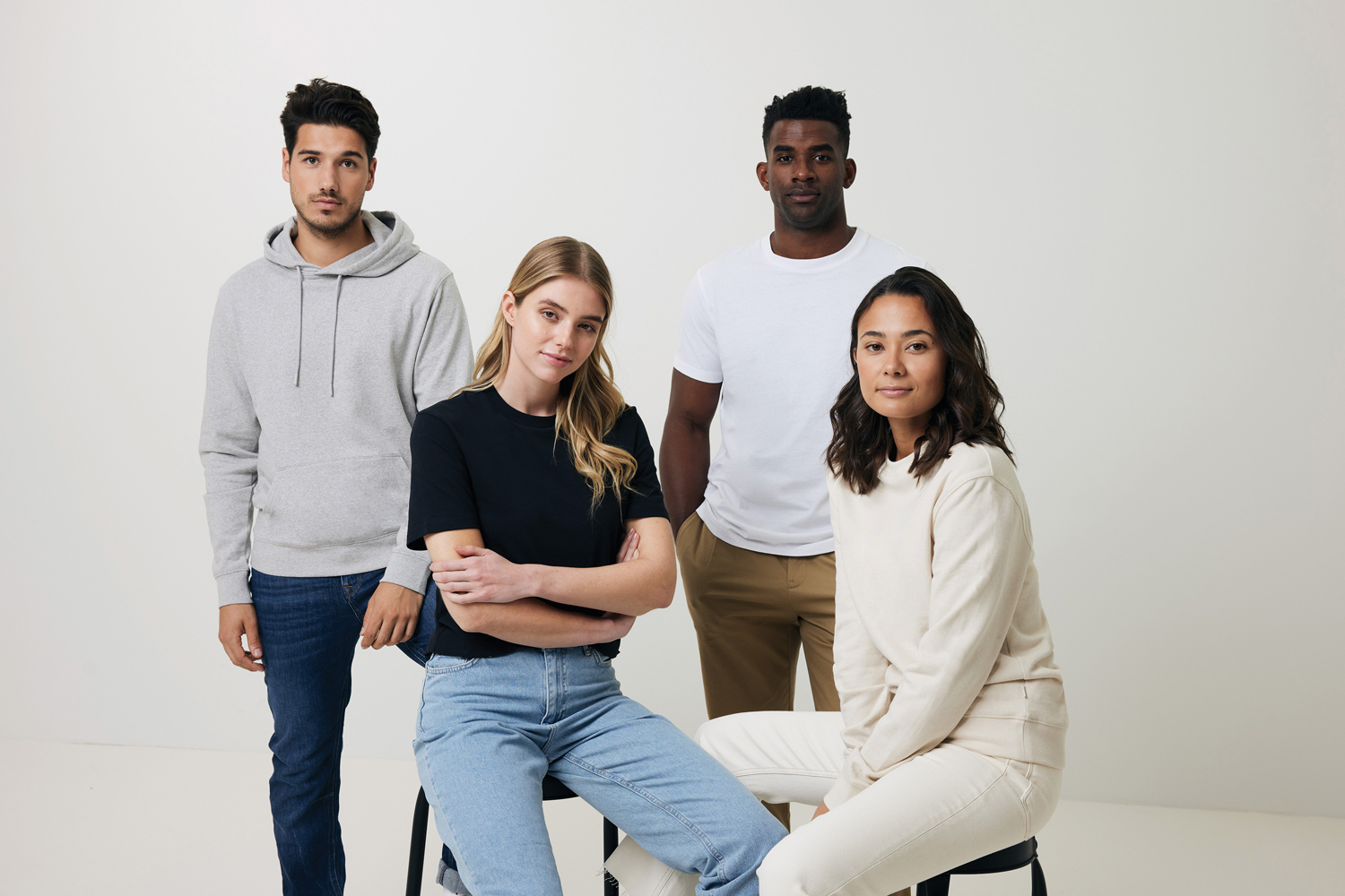 Свитшот Iqoniq Denali из переработанного неокрашенного хлопка, унисекс, 340 г/м²-11