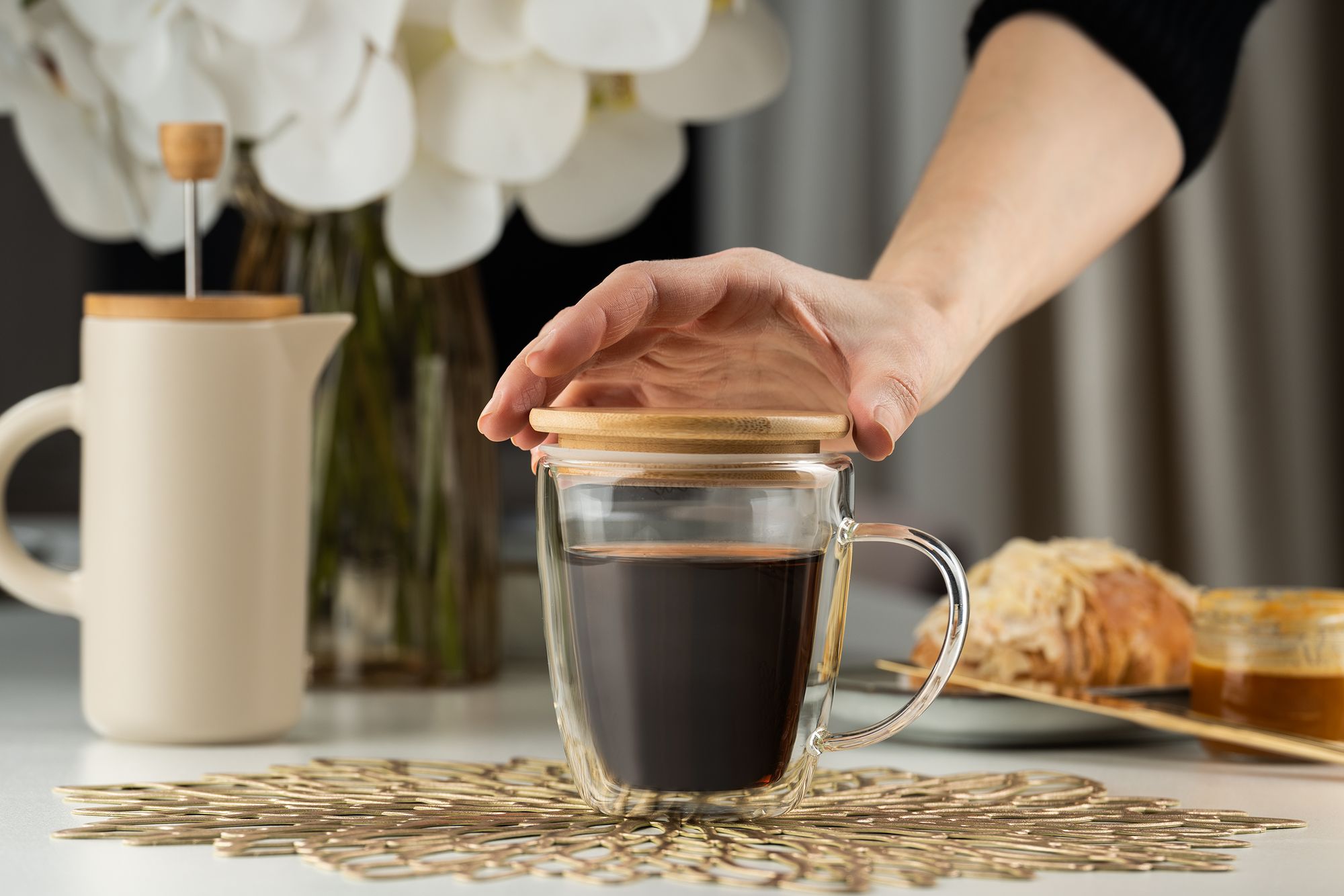 Кружка с двойными стенками Kupla с бамбуковой крышкой-2