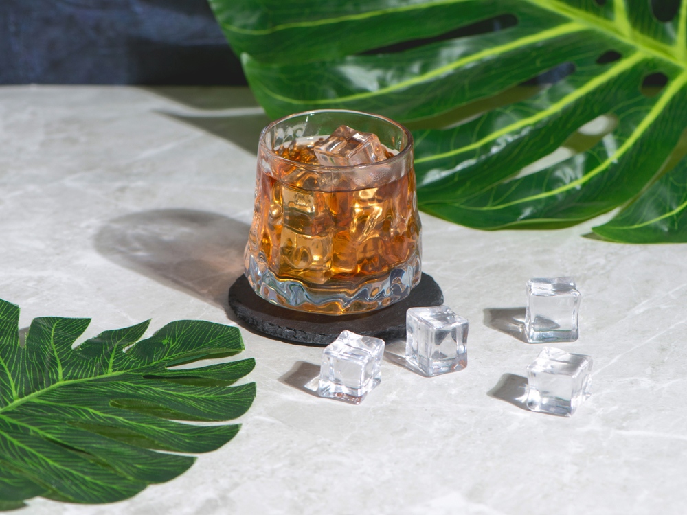 Вращающийся бокал для виски на сланцевом костере Bromo-2