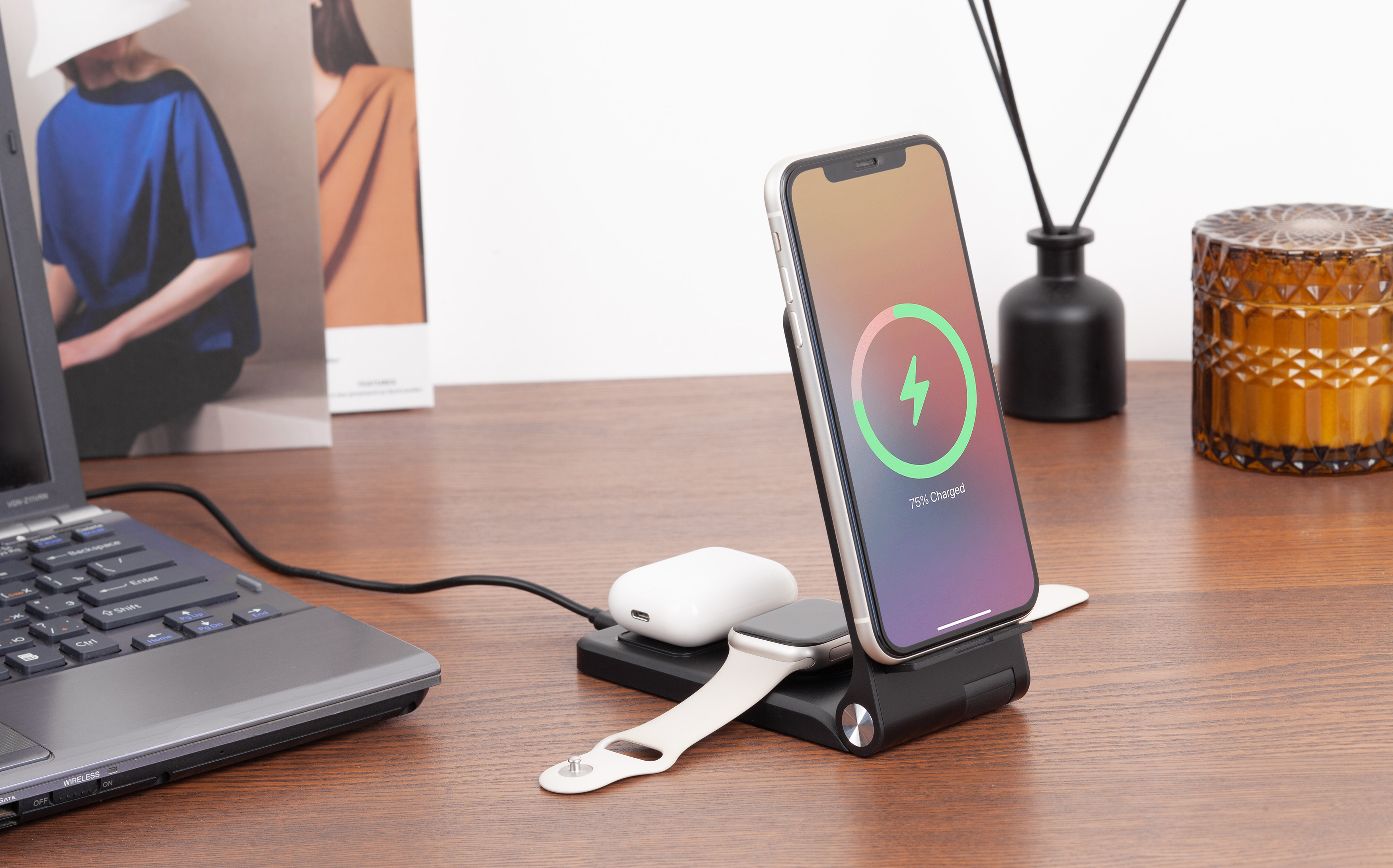 Складная беспроводная (15W) зарядная станция "Clap" с подсветкой логотипа и подставкой для смартфона-1