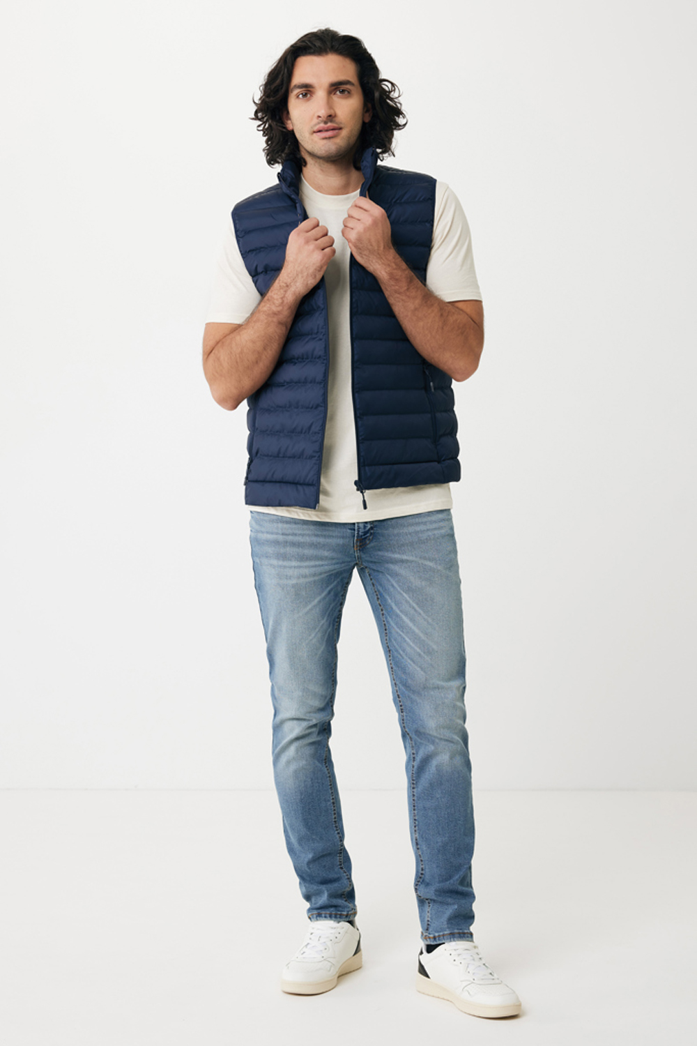 Мужской стеганый жилет Iqoniq Meru из переработанного полиэстера AWARE™, 70 г/м²-1