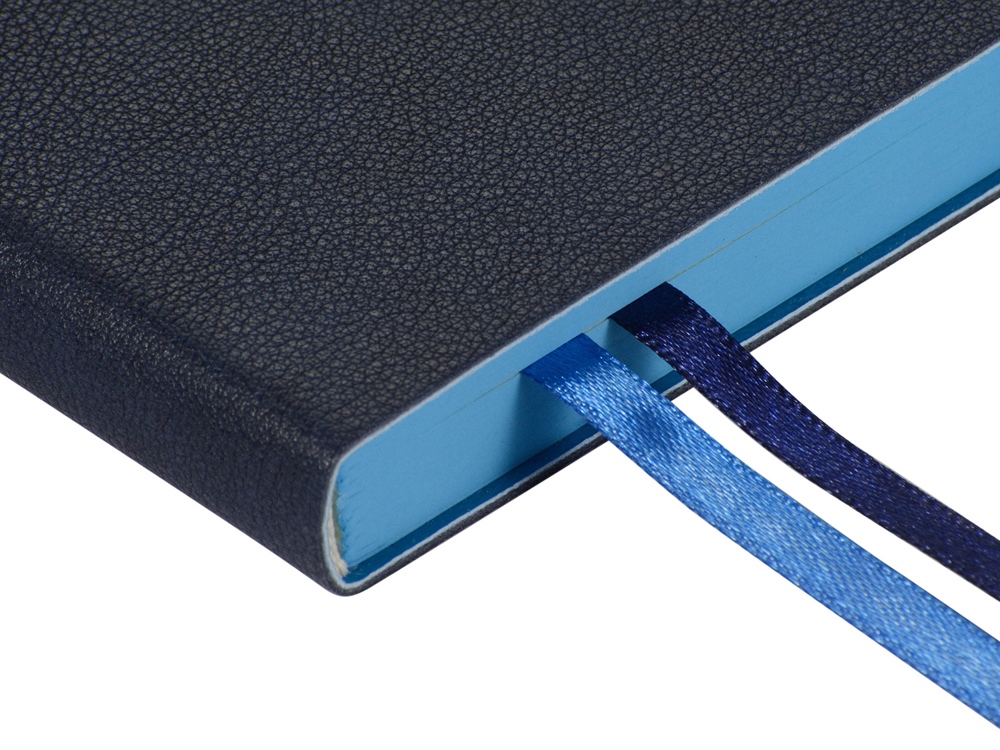 Ежедневник А5 датированный Boston 2026, темно-синий с голубым обрезом-2