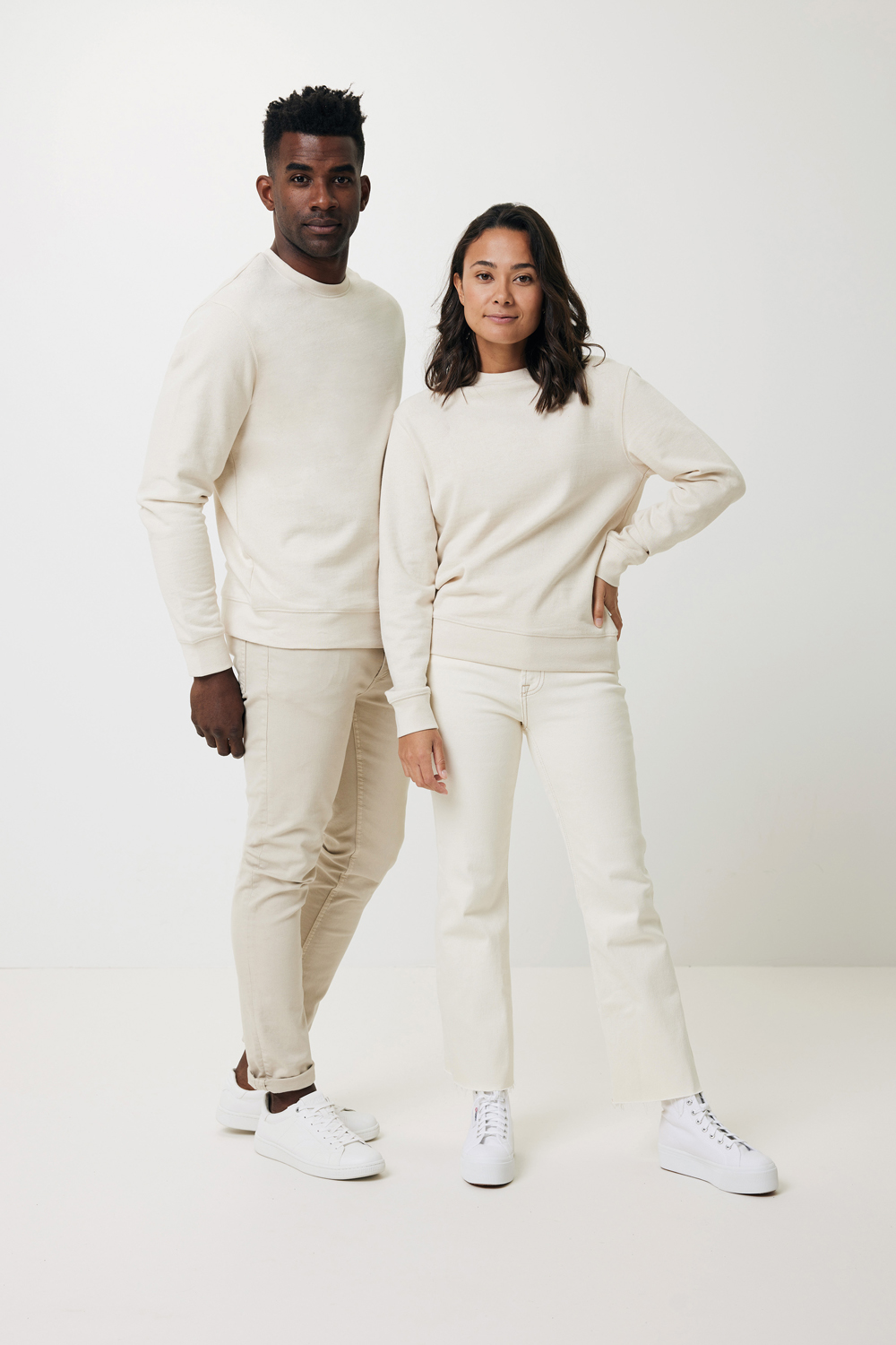 Свитшот Iqoniq Denali из переработанного неокрашенного хлопка, унисекс, 340 г/м²-33