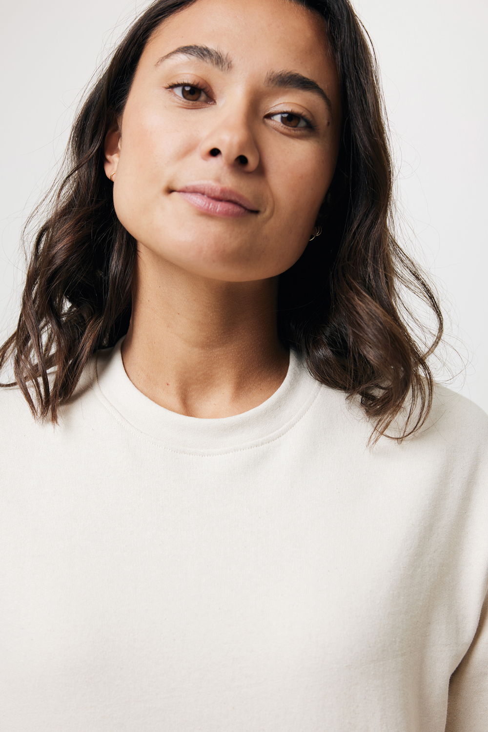 Свитшот Iqoniq Denali из переработанного неокрашенного хлопка, унисекс, 340 г/м²-21