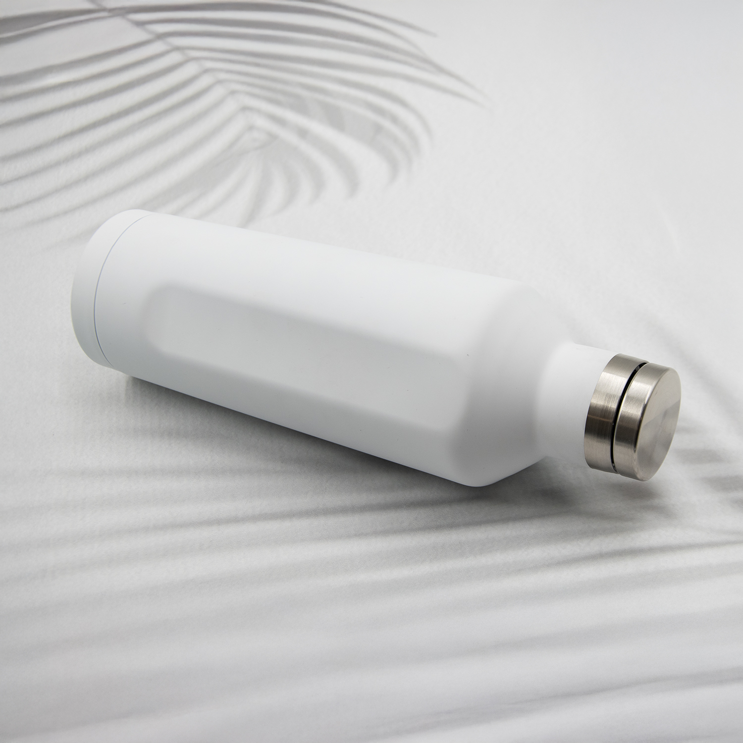 Термобутылка E-shape софт-тач (белый)-5