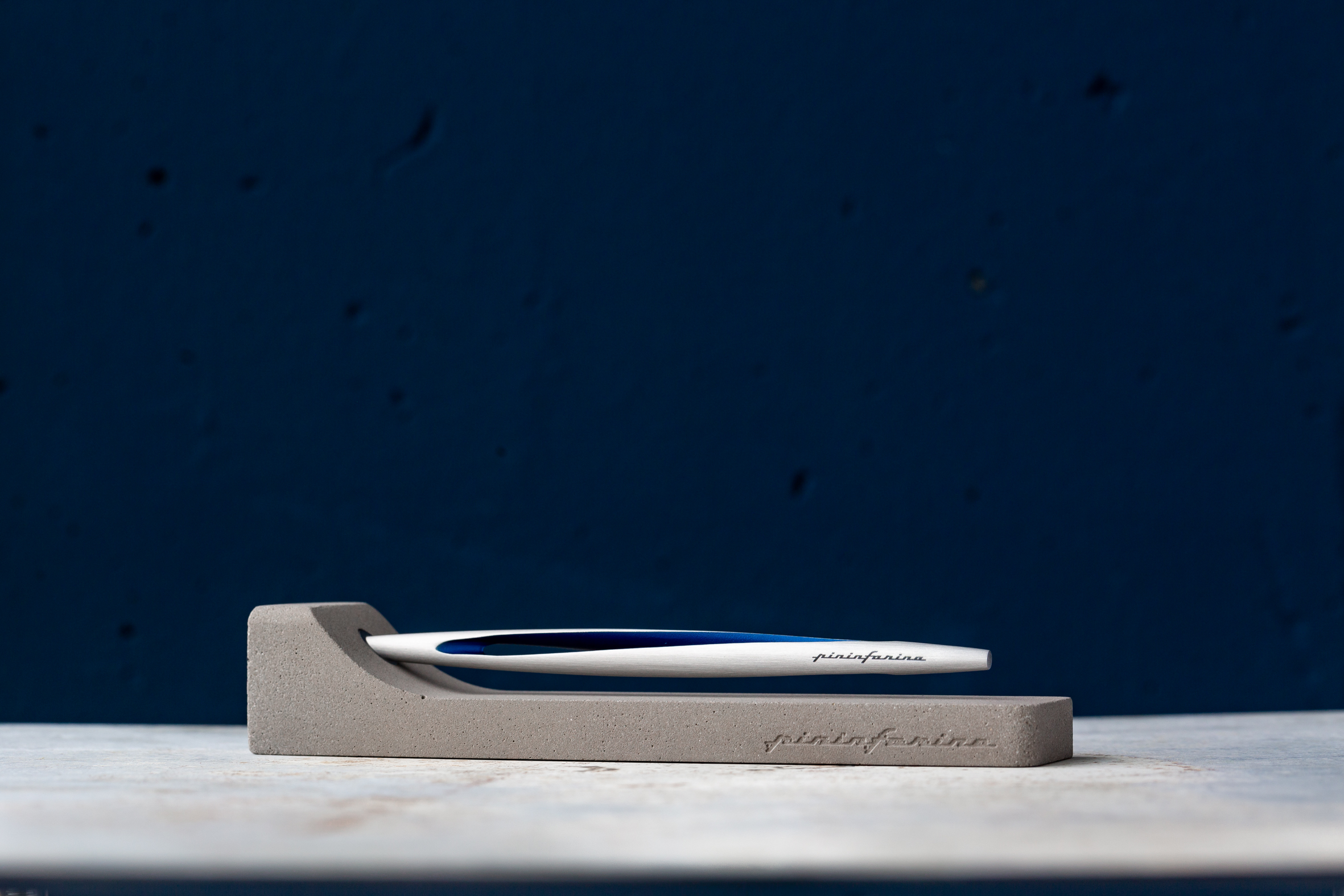 Вечная ручка Pininfarina Aero BLUE-16