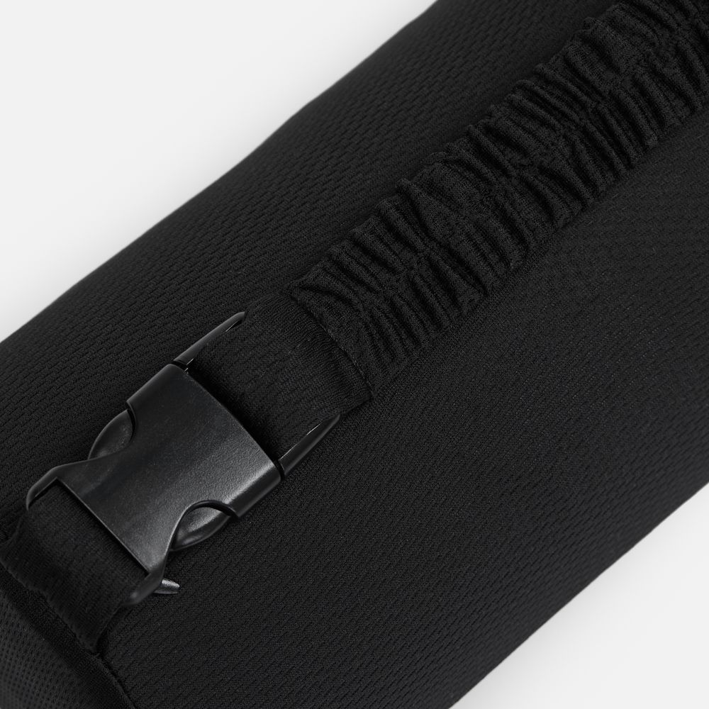 Подушка автомобильная на подголовник Roadie, черная-2