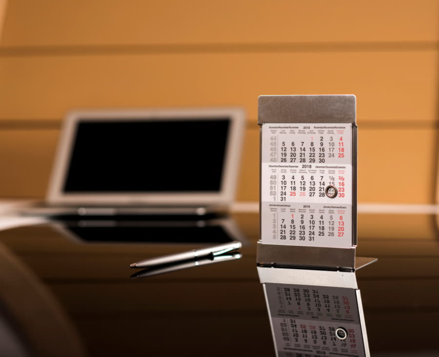 Календарь настольный на 2 года;  сетка 25-26, серебристый-1