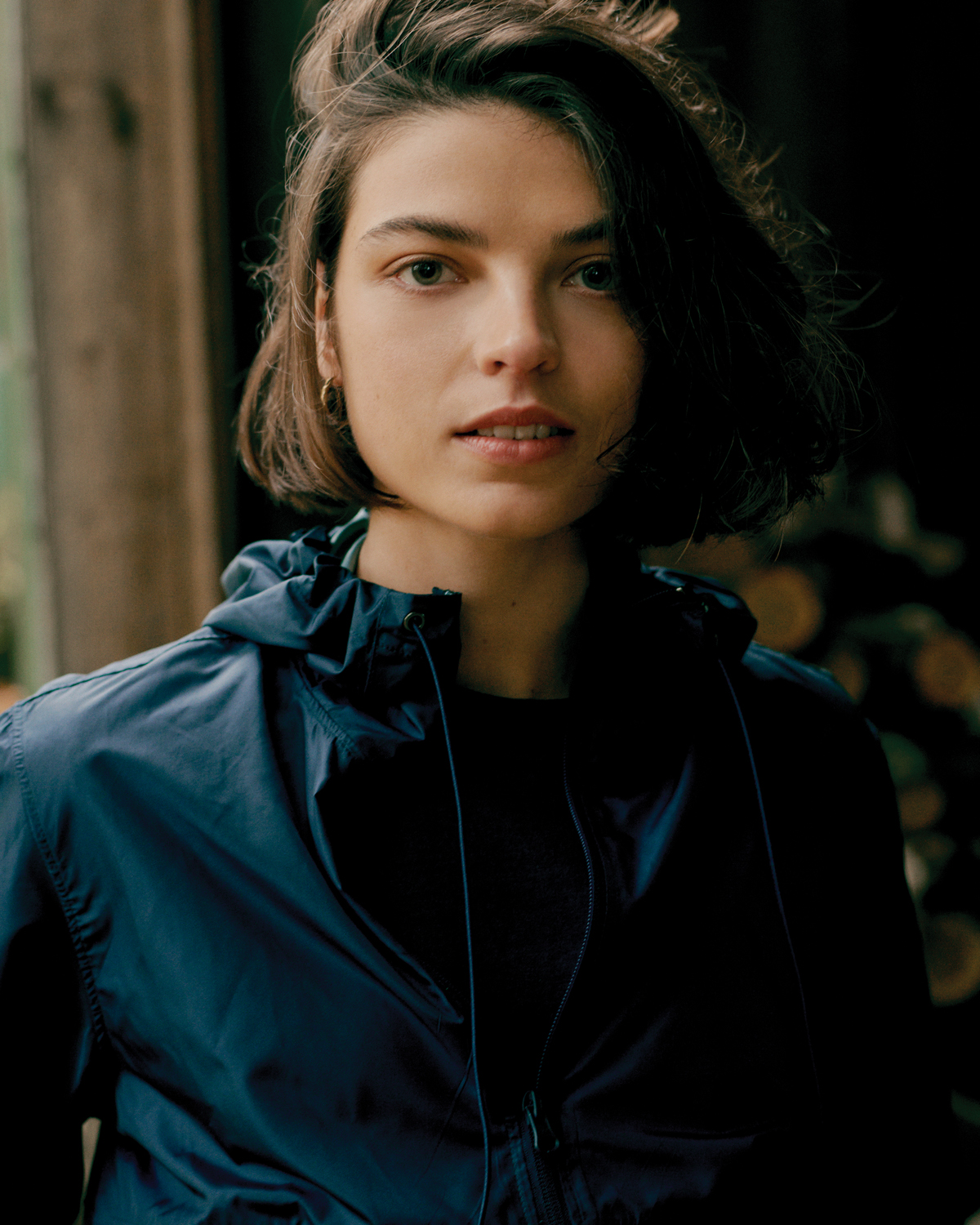 Ветровка Iqoniq Logan из переработанного полиэстера AWARE™, унисекс, 70 г/м²-12