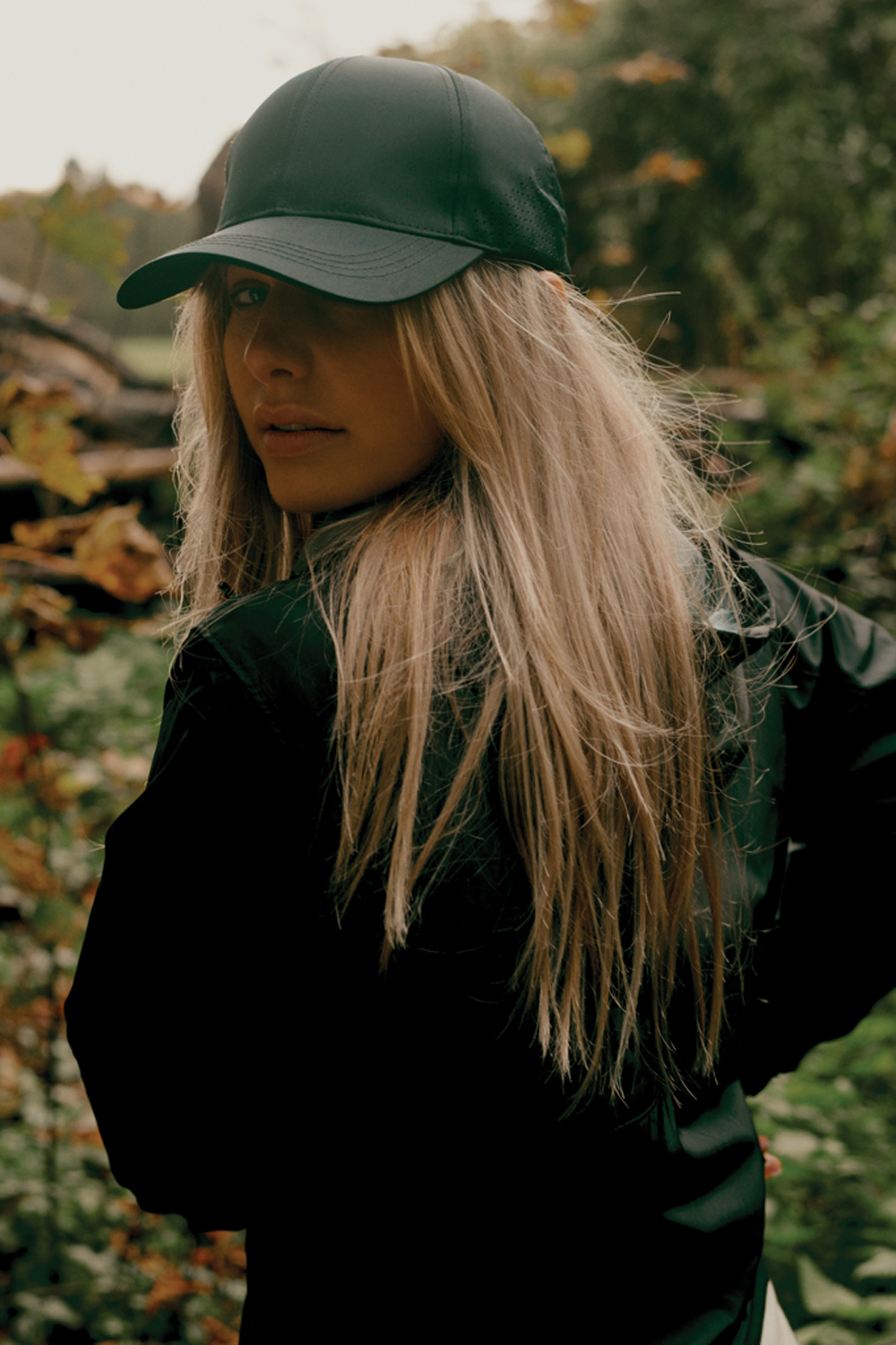 Ветровка Iqoniq Logan из переработанного полиэстера AWARE™, унисекс, 70 г/м²-9