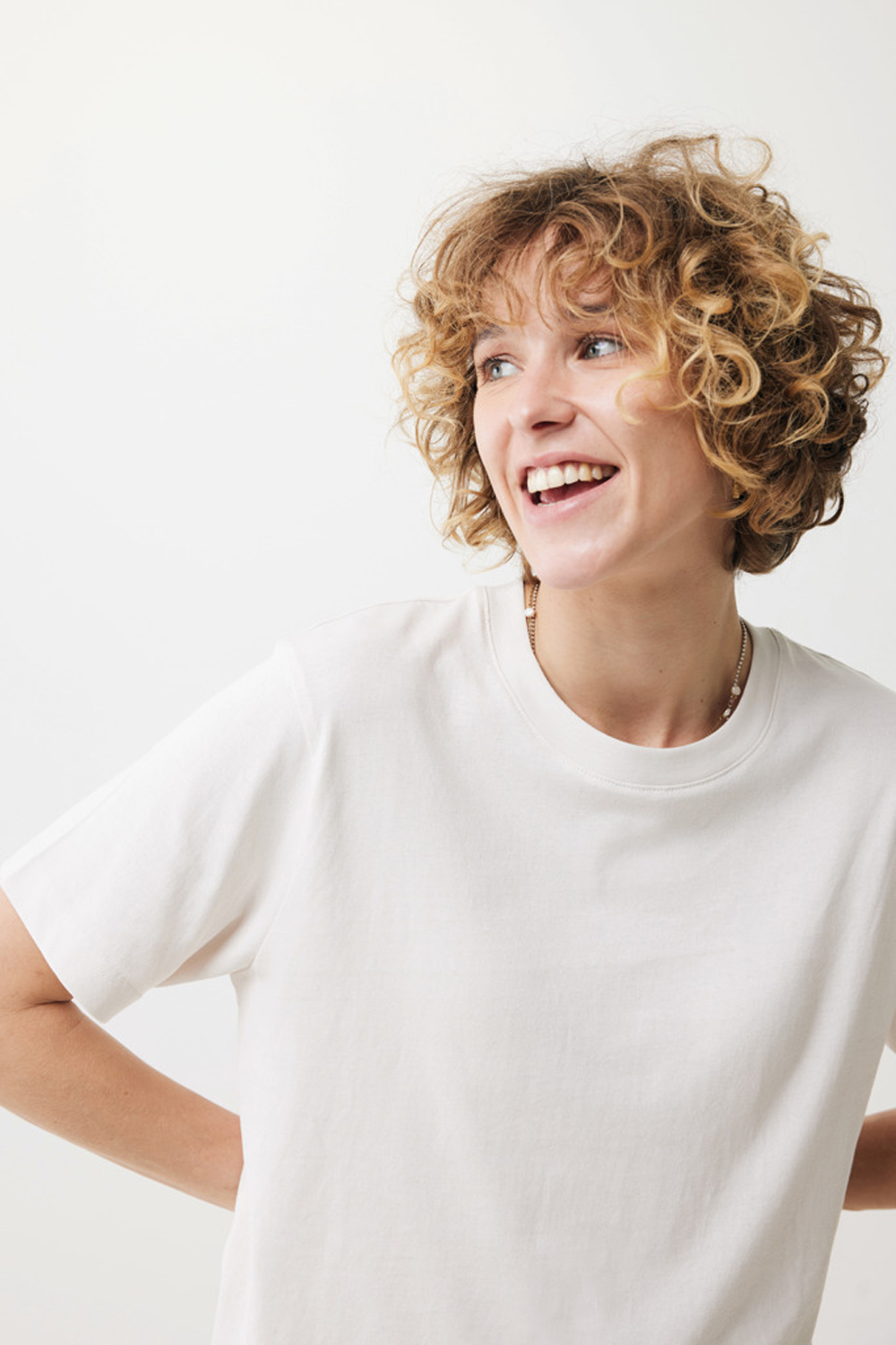 Футболка Iqoniq Kakadu из переработанного хлопка, свободный крой, унисекс, 180 г/м²-11