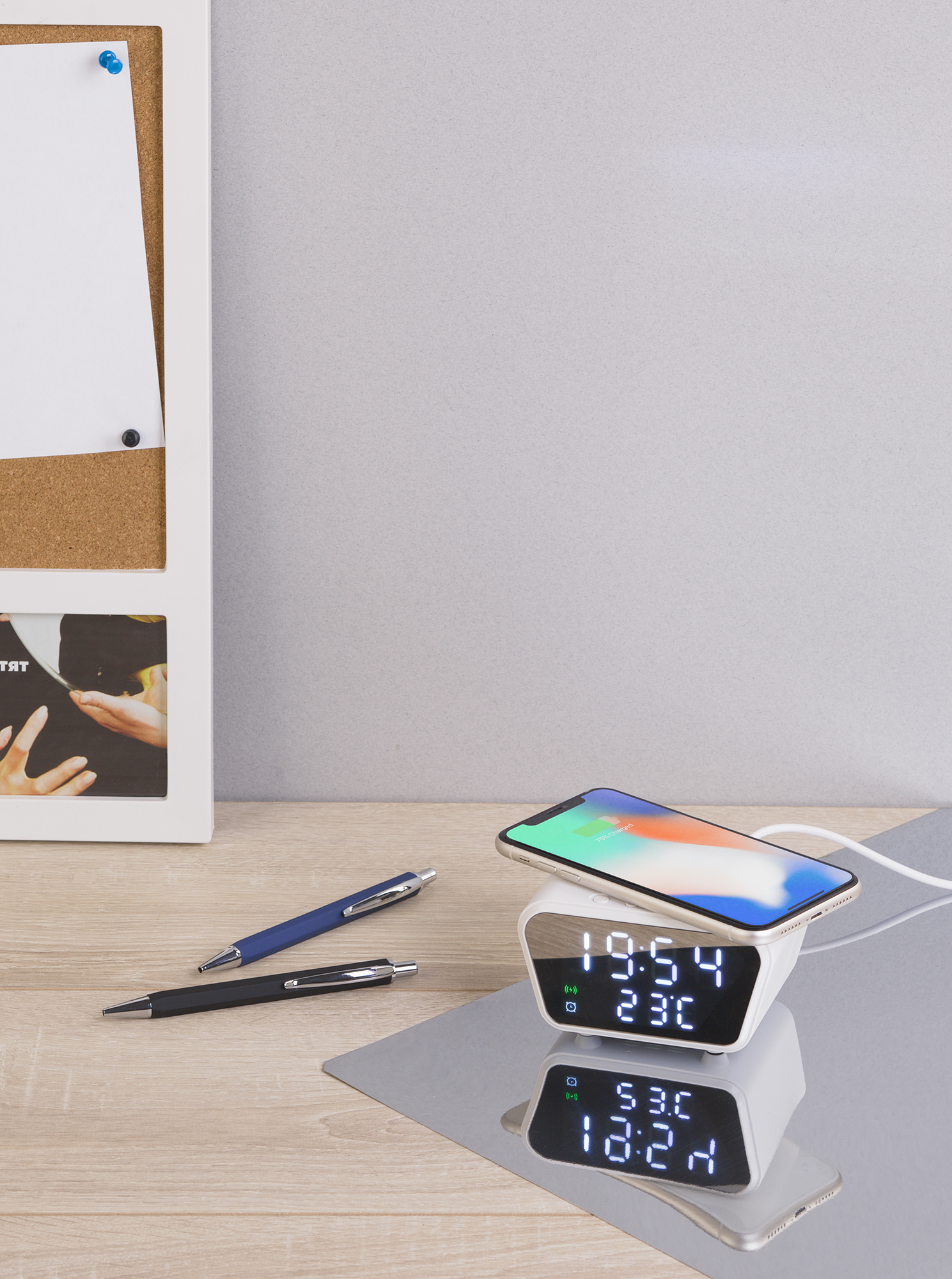 Настольные часы "Smart Clock" с беспроводным (15W) зарядным устройством, будильником и термометром-1