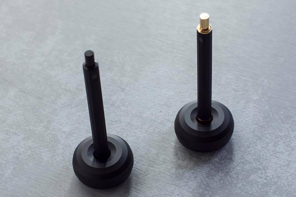 Многофункциональное пресс-папье Paperweight-9