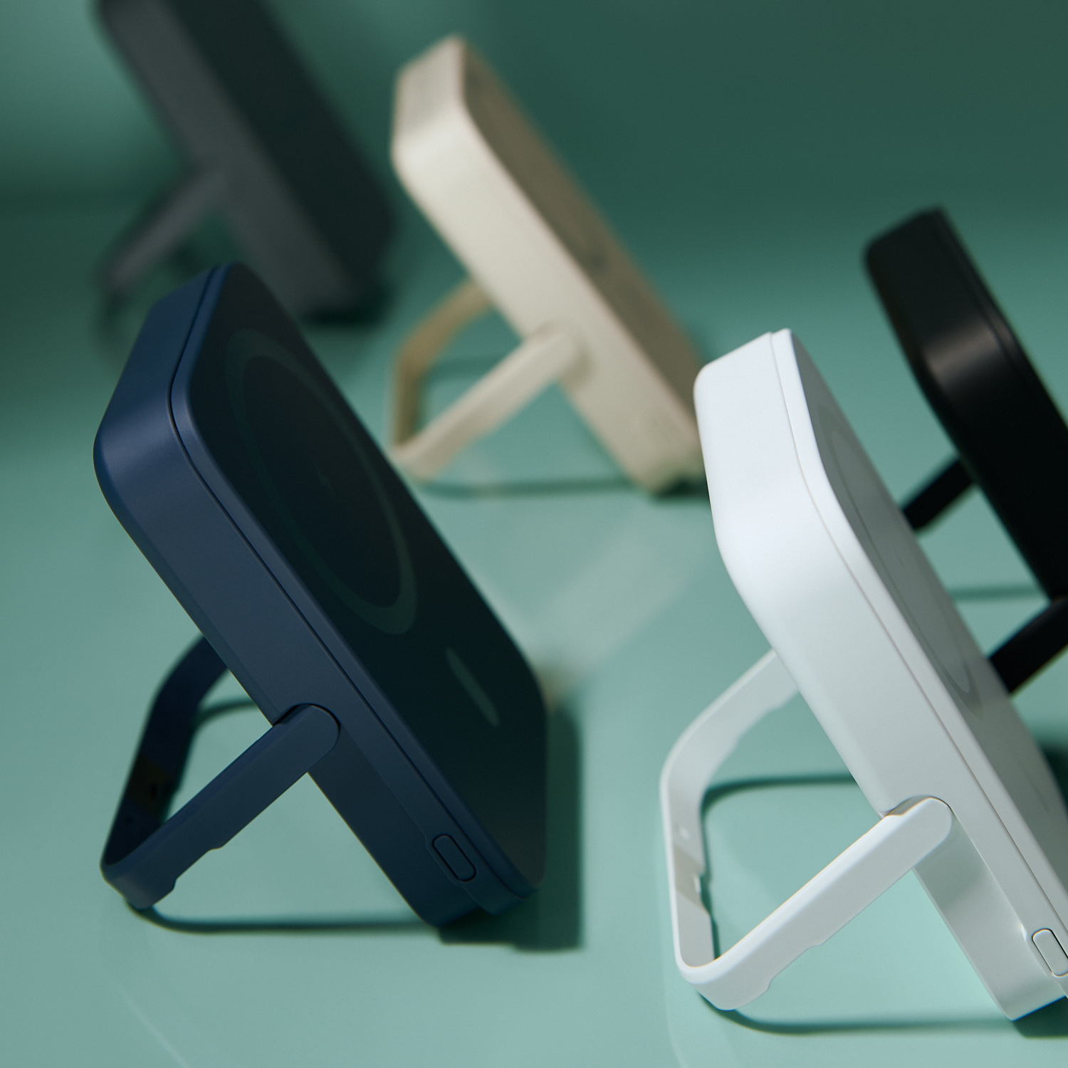 Внешний аккумулятор Union PD 10000mAh с функцией беспроводной зарядки 15W, синий-12