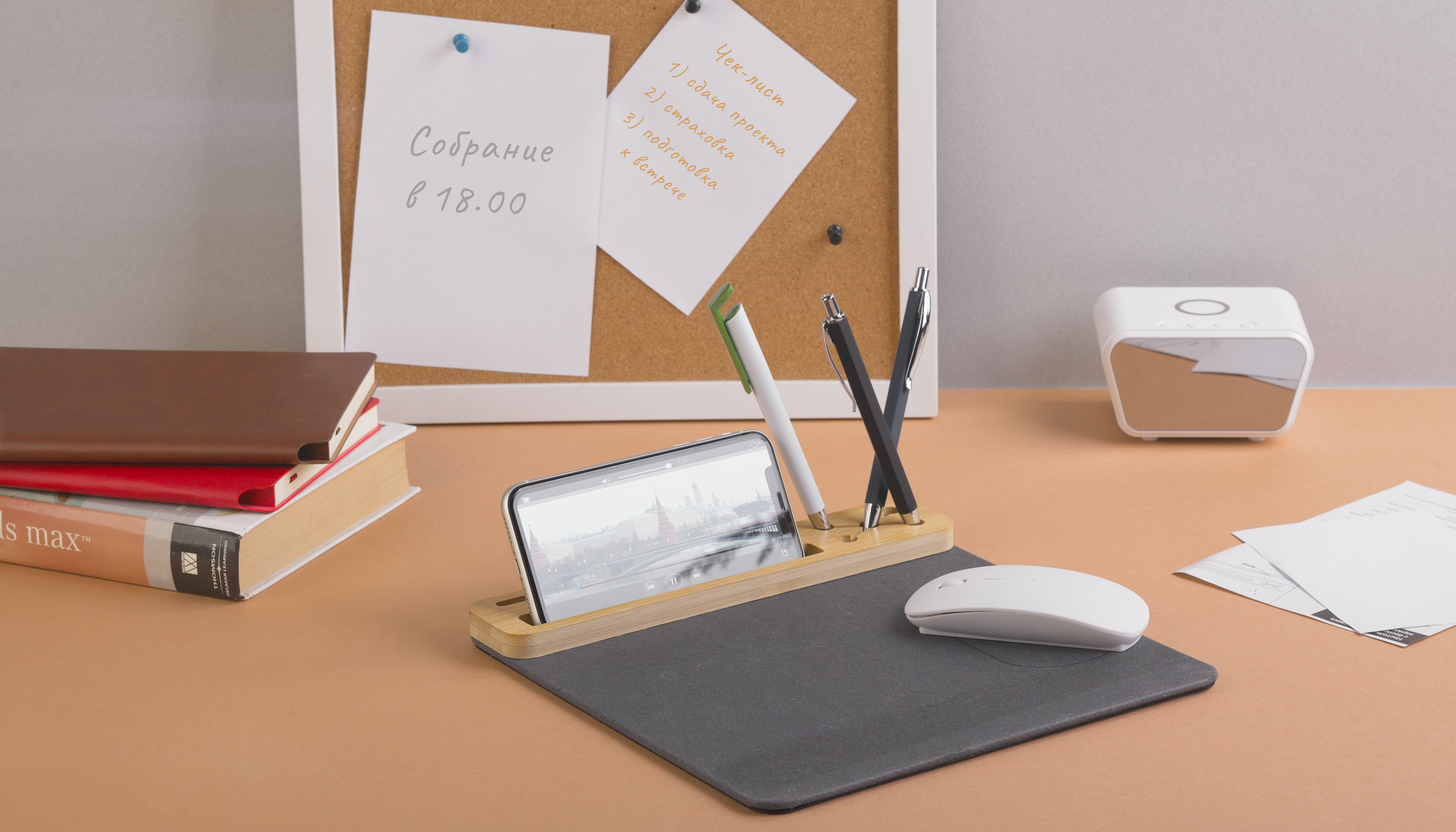 Настольная подставка с беспроводным зарядным устройством, переработанная кожа/бамбук-1