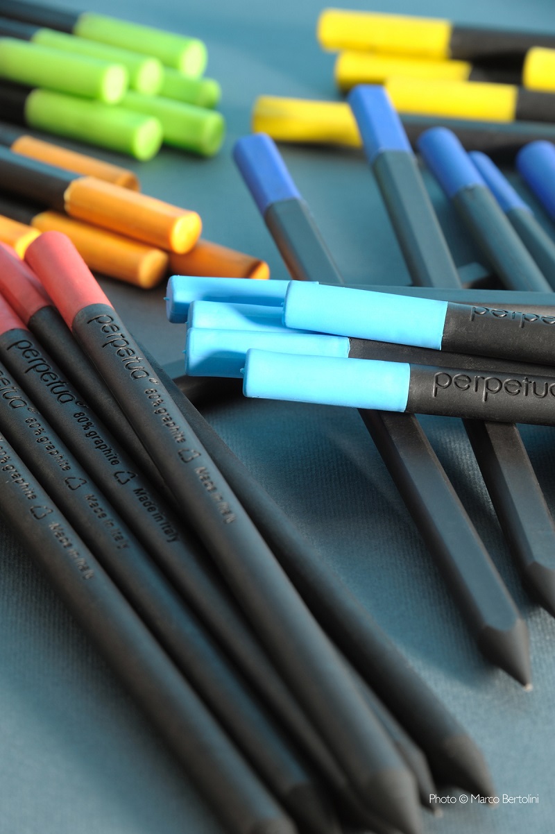 Карандаш графитовый Perpetua с синим ластиком-7