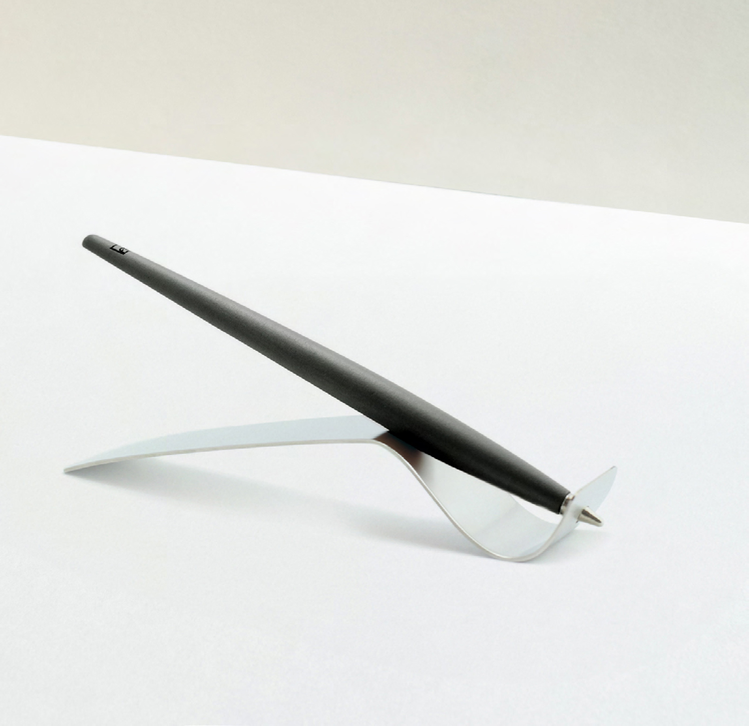 Шариковая ручка Pininfarina Piuma A MODERN CLASSIC CHARCOAL-8