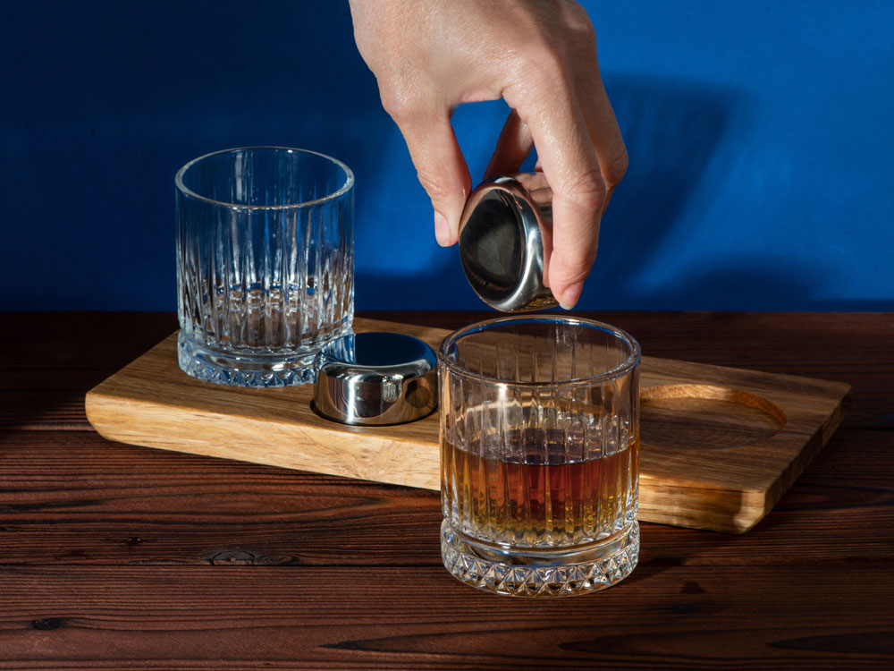 Набор для виски и коктейлей на подставке из дуба Savour-10