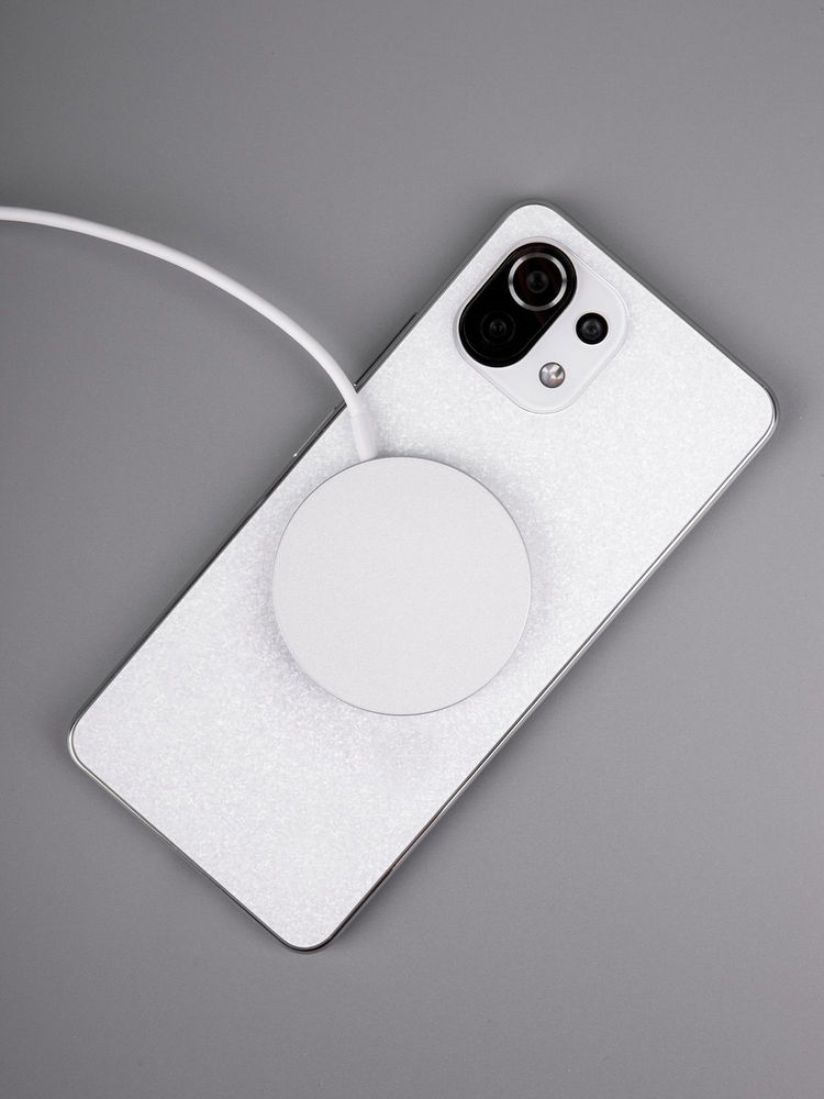 Беспроводное зарядное устройство с магнитами Magmate, серебристое-3