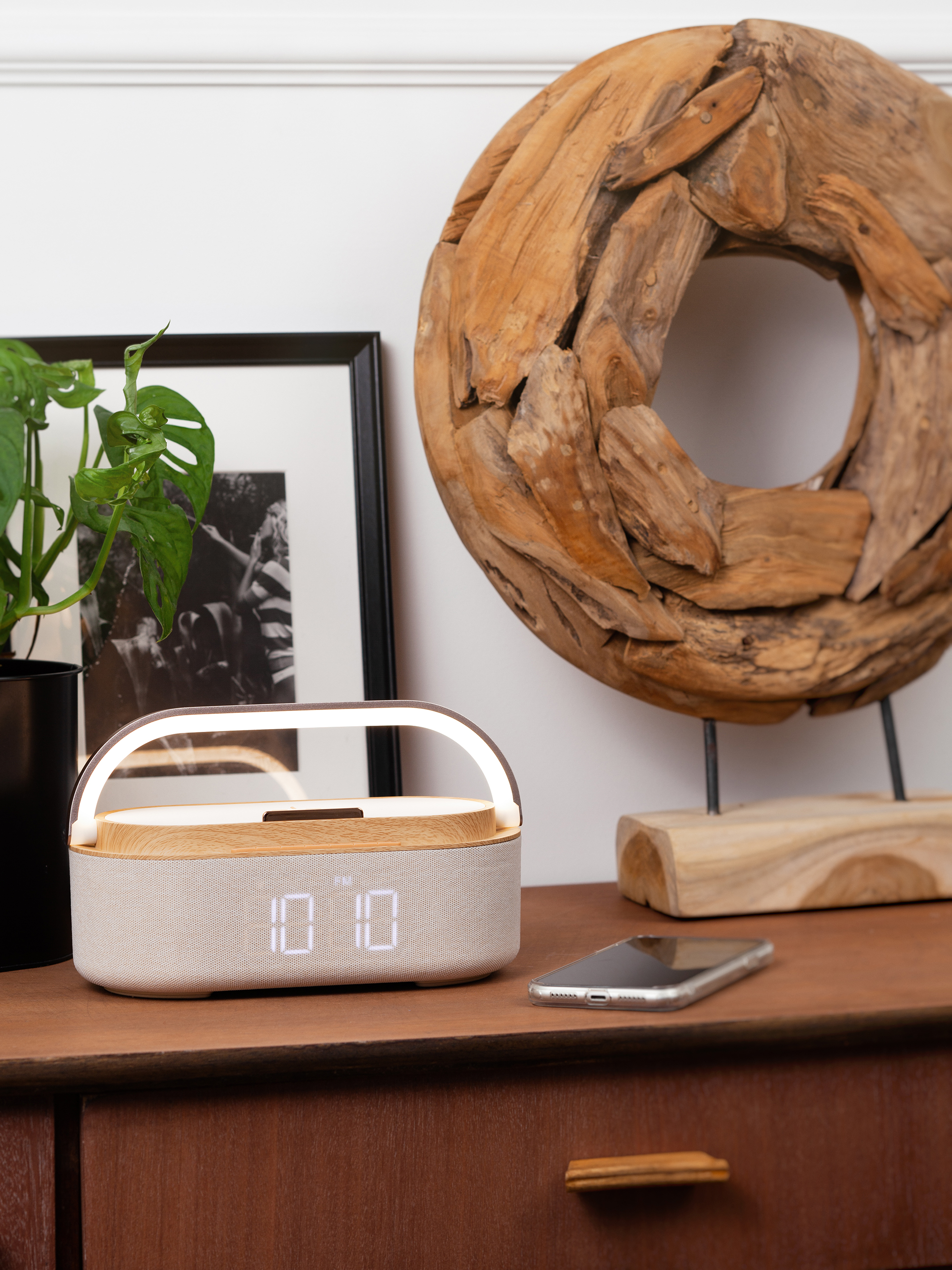 Bluetooth стерео-колонка "Smart Band" 10Вт (2х5Вт) с беспроводным (15W) ЗУ, лампой, часами, FM радио-6