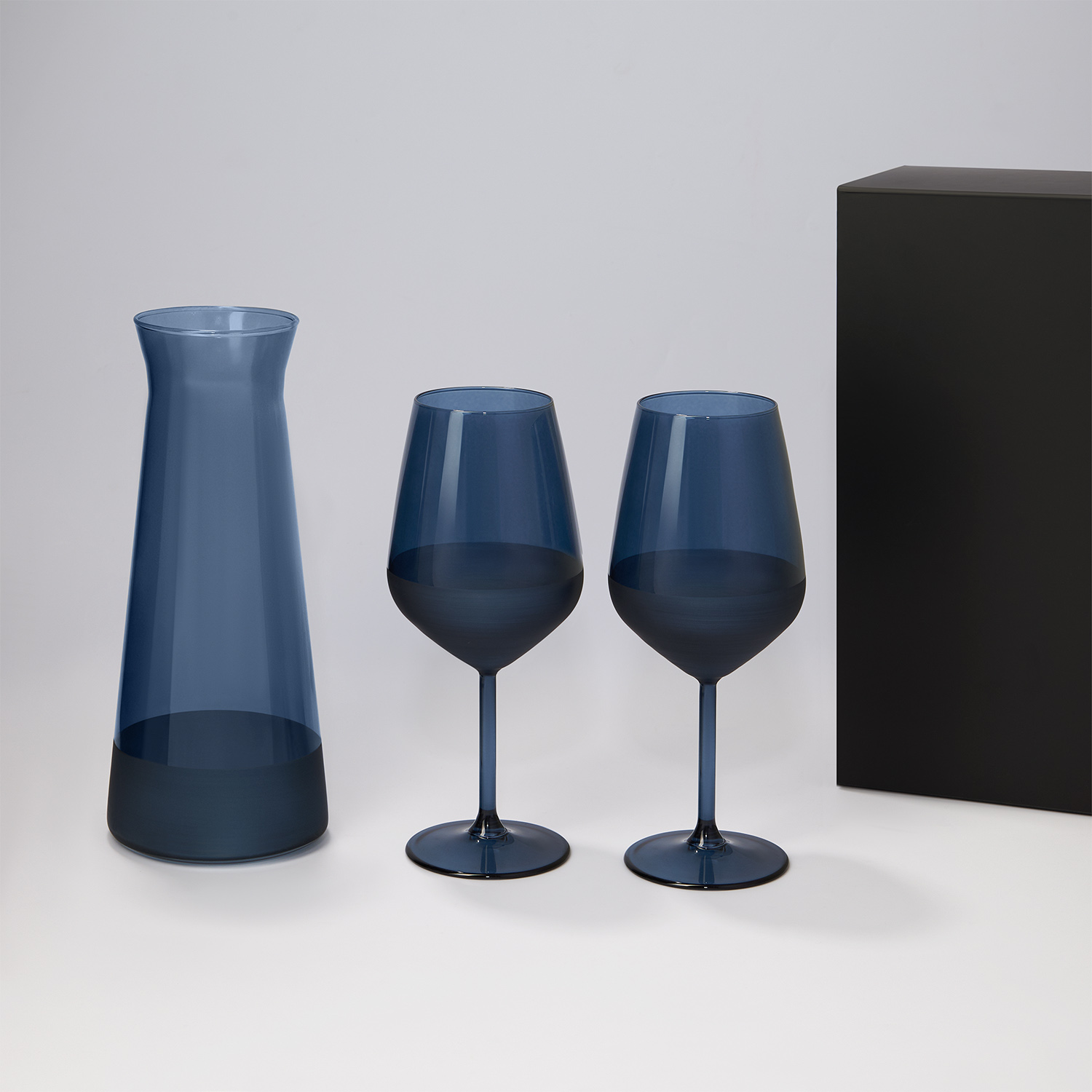 Подарочный набор декантер + 2 бокала для вина Sapphire в черной коробке-0