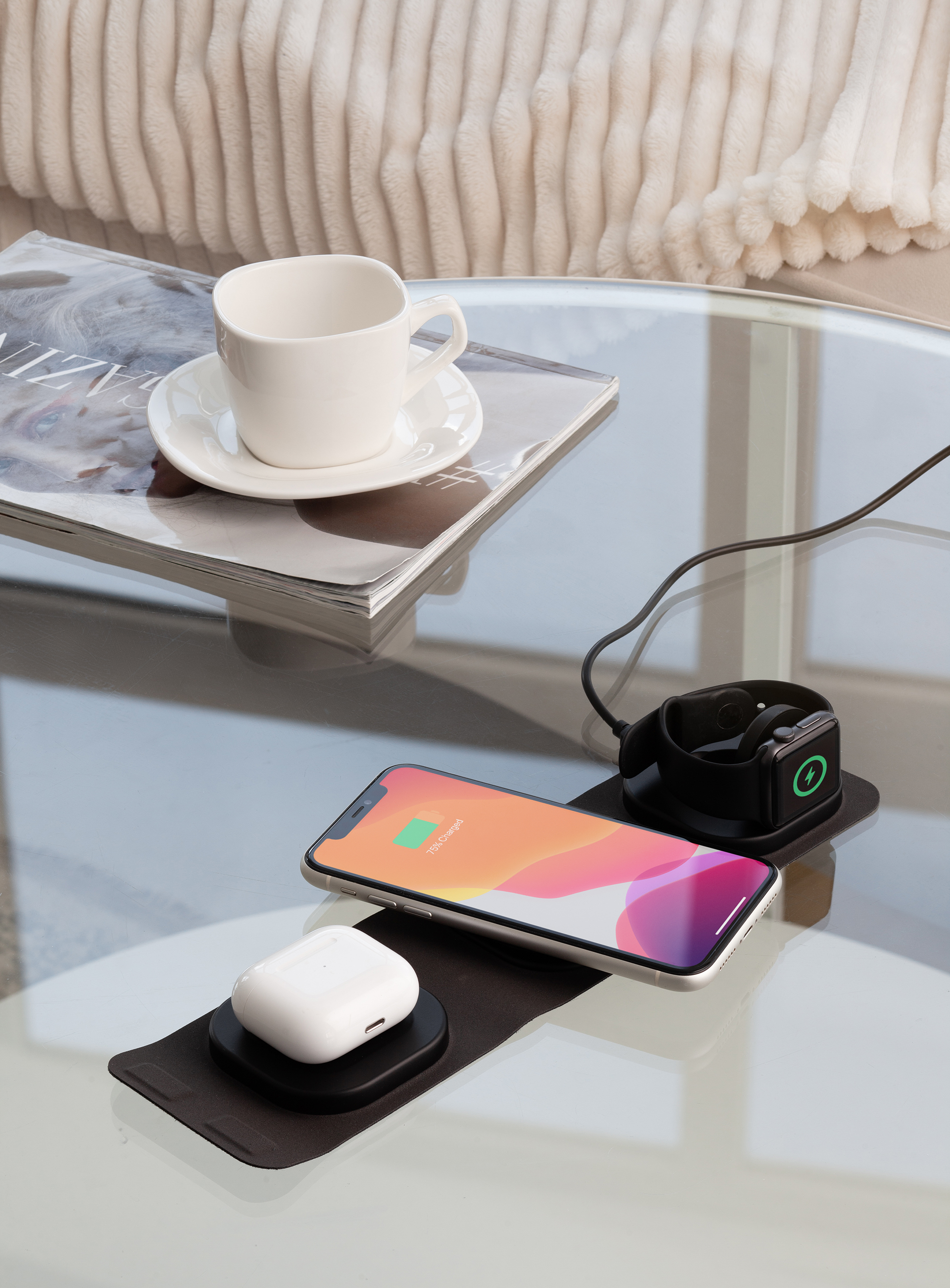 Складная беспроводная (15W) зарядная станция "Magic Case" с MagSafe для смартфона, часов и наушников-1