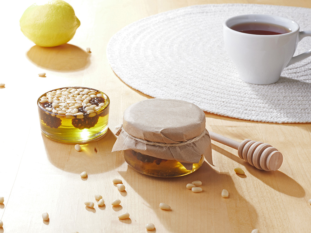 Мед с сосновой шишкой и кедровым орехом 120 гр.-5