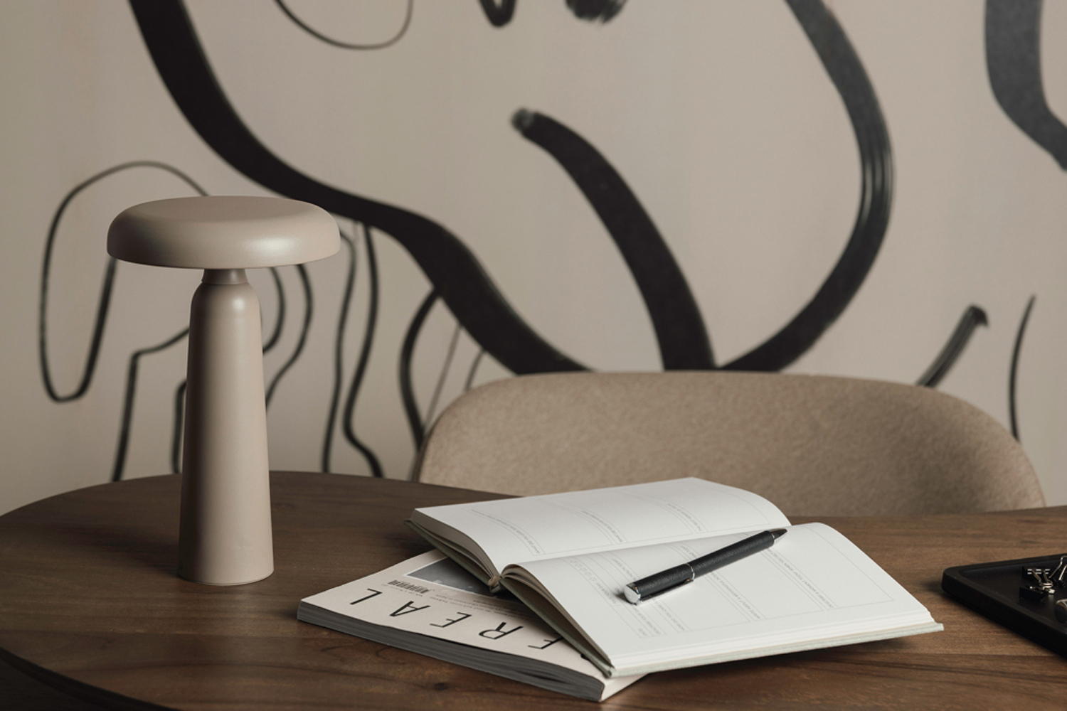 Настольная лампа VINGA Avery RCS-4