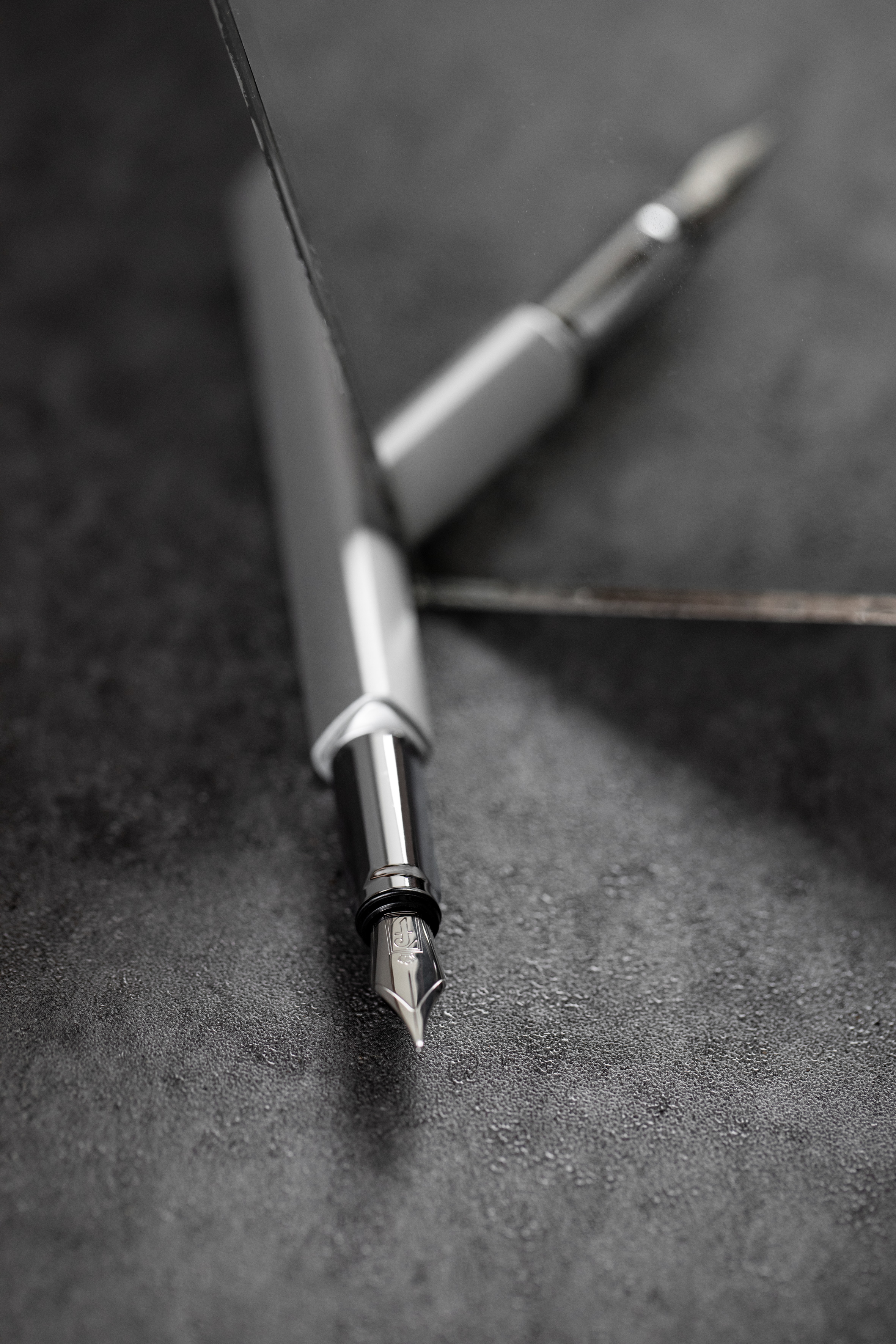 Перьевая ручка Pininfarina PF One SILVER-8