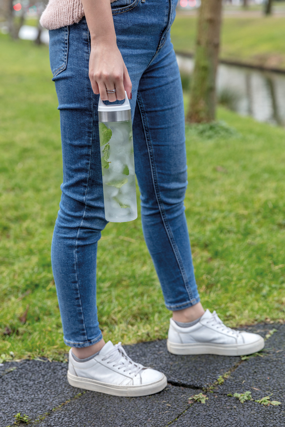 Стильная бутылка для воды Tritan-4